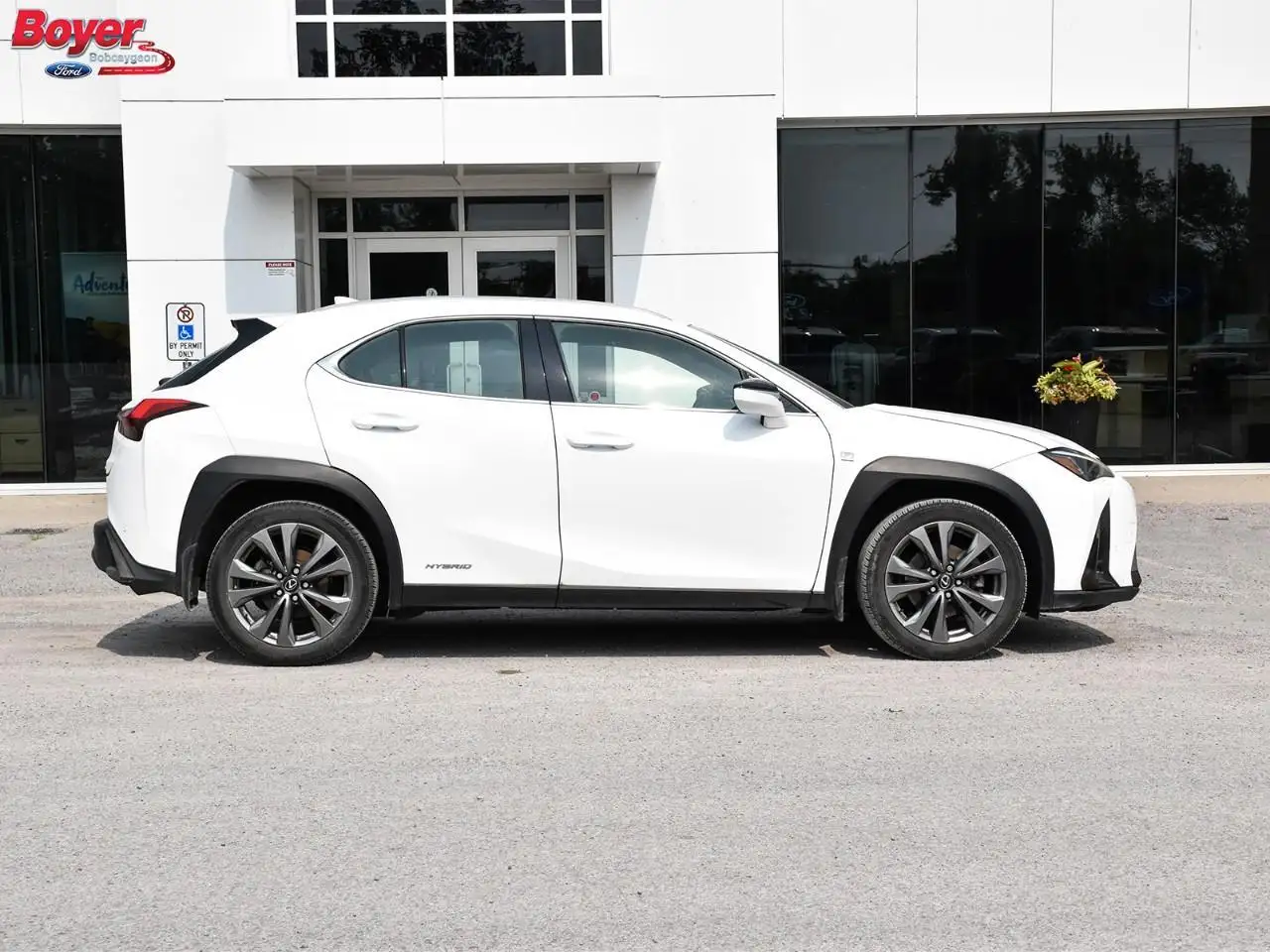 Lexus UX снимка Lexus UX