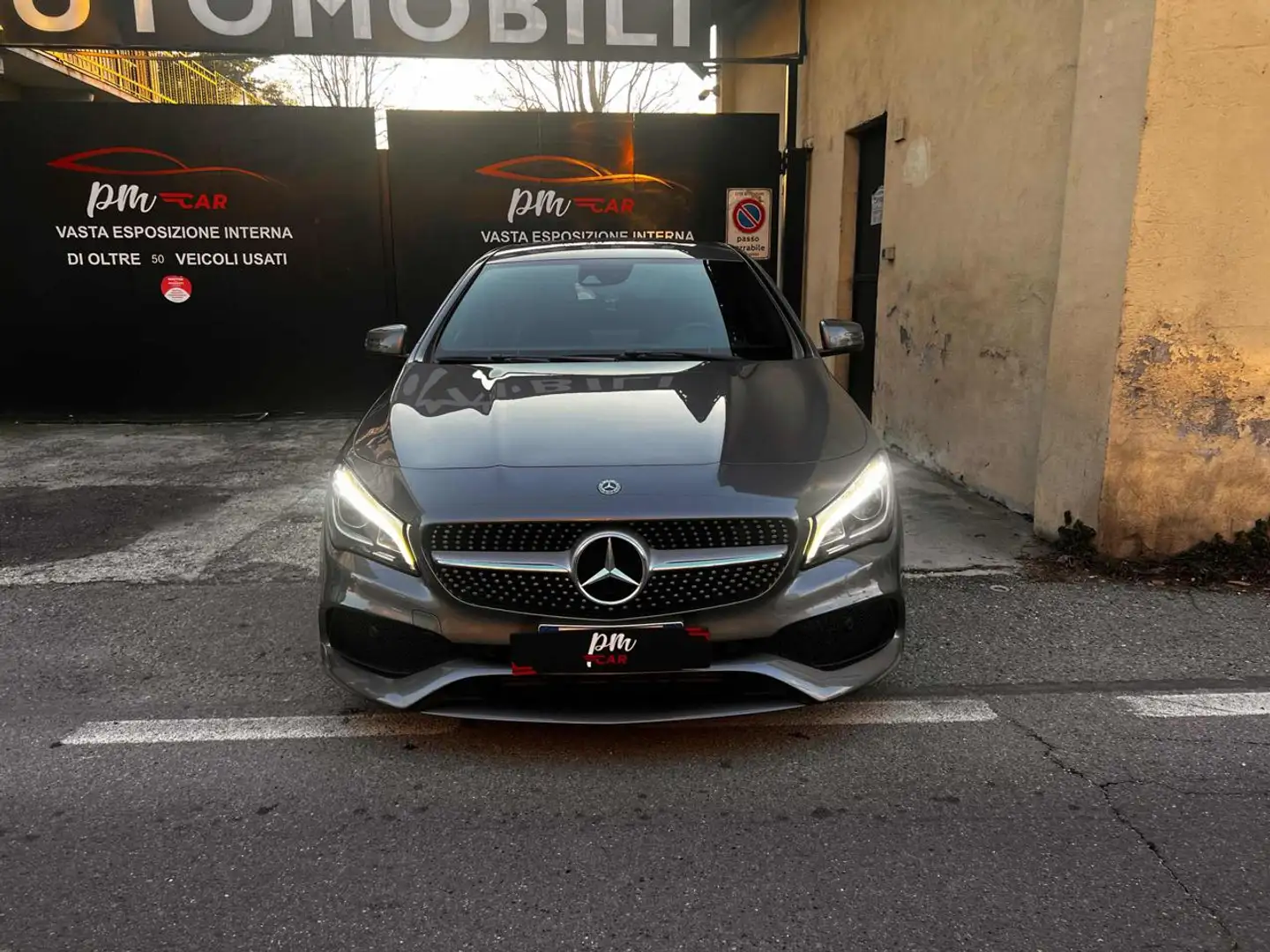 Mercedes-Benz CLA 200 d S.W. 4Matic Automatic Premium Gris - 2