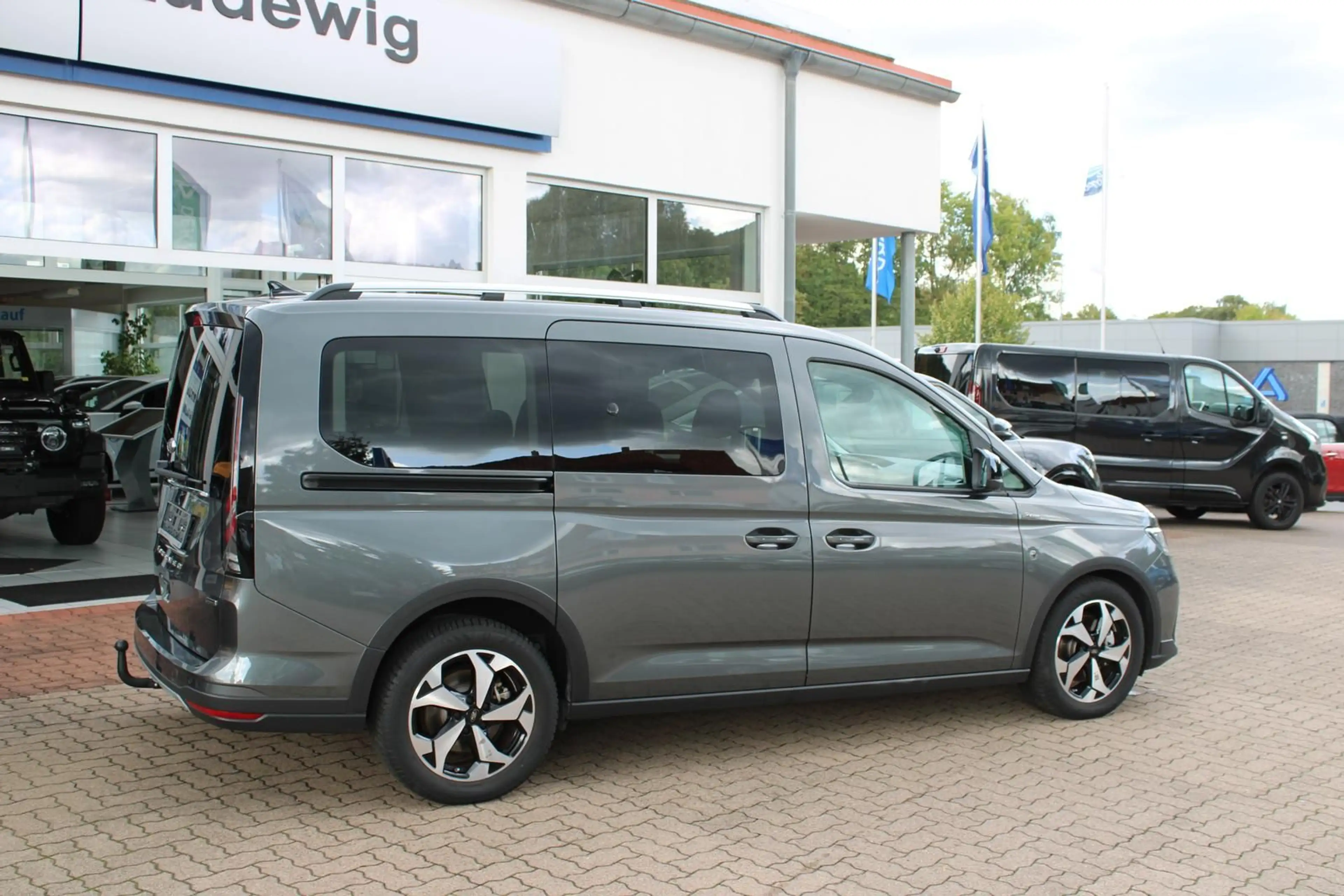 Ford Grand Tourneo Connect PHEV Active AHK LED GJR — photo 4