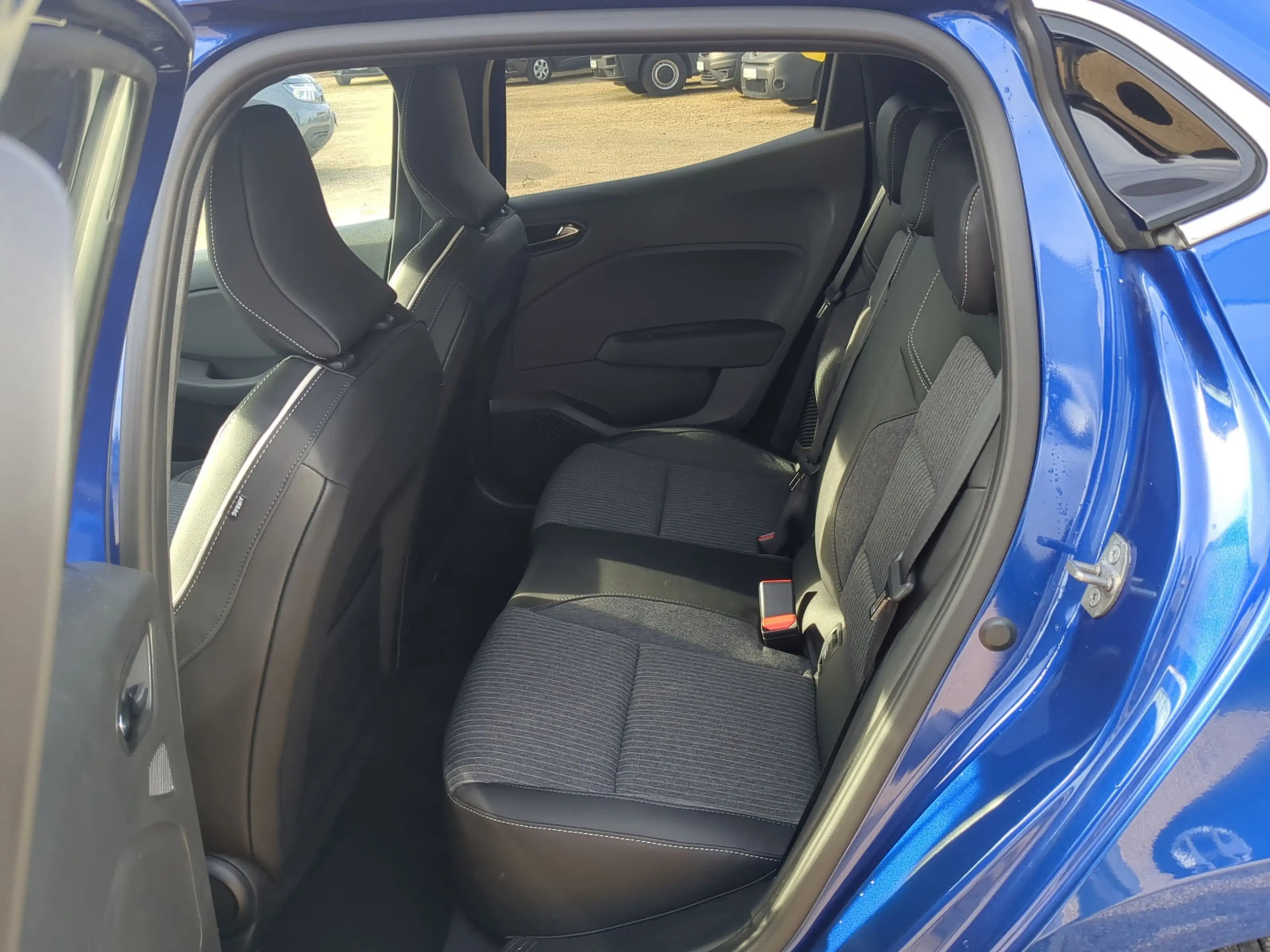 Mitsubishi Colt Intro 1.6 Hybrid MY24 SHZ+LKHZ+Klimaauto. — photo 10