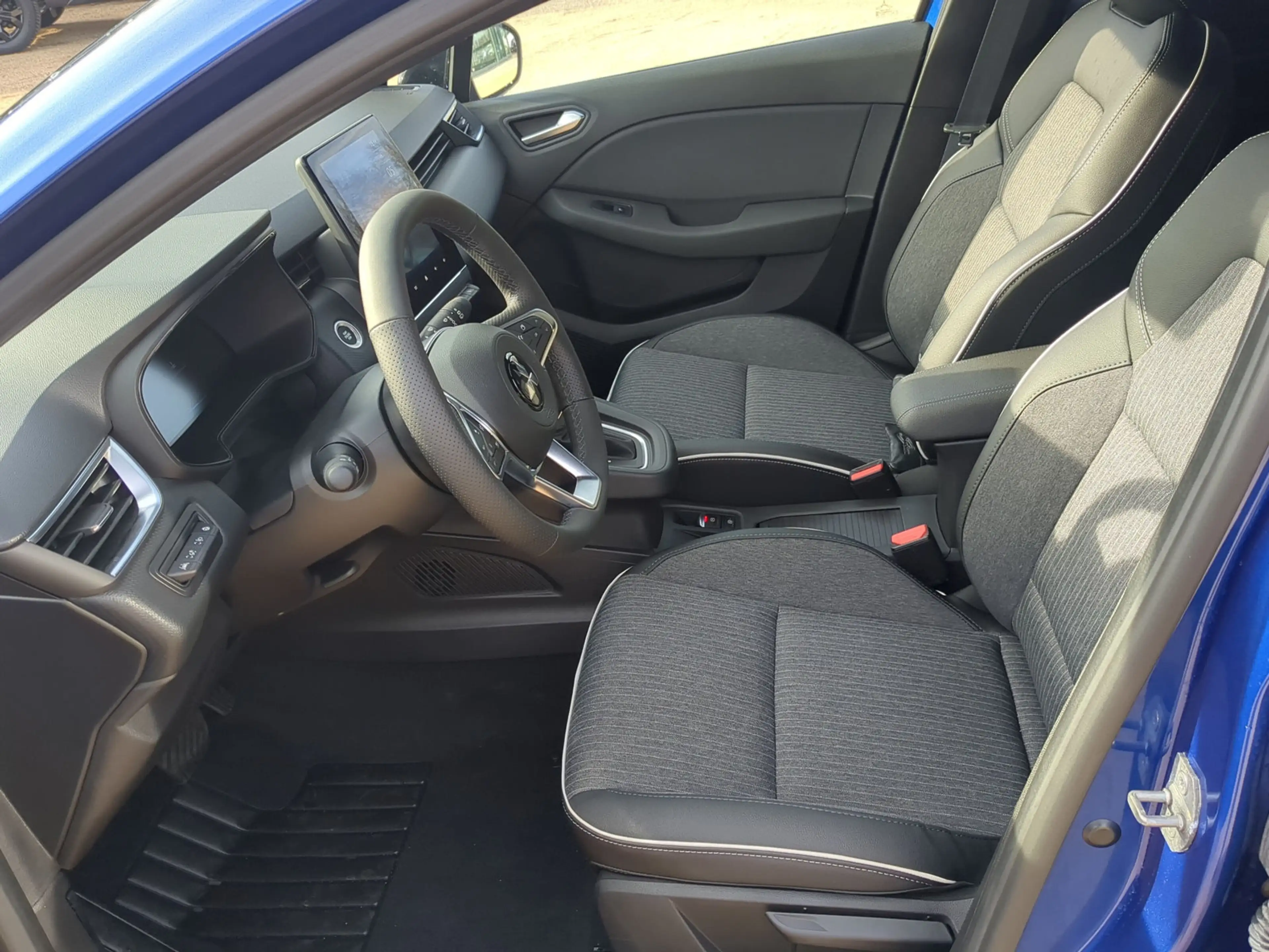 Mitsubishi Colt Intro 1.6 Hybrid MY24 SHZ+LKHZ+Klimaauto. — photo 5