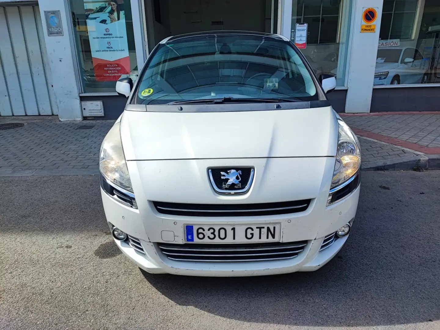 Peugeot 5008 1.6HDI Premium CMP Blanco - 1