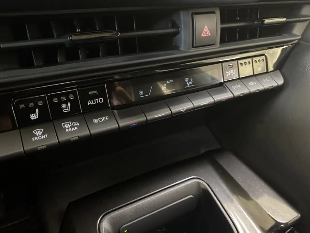 Toyota Crown снимка Toyota Crown