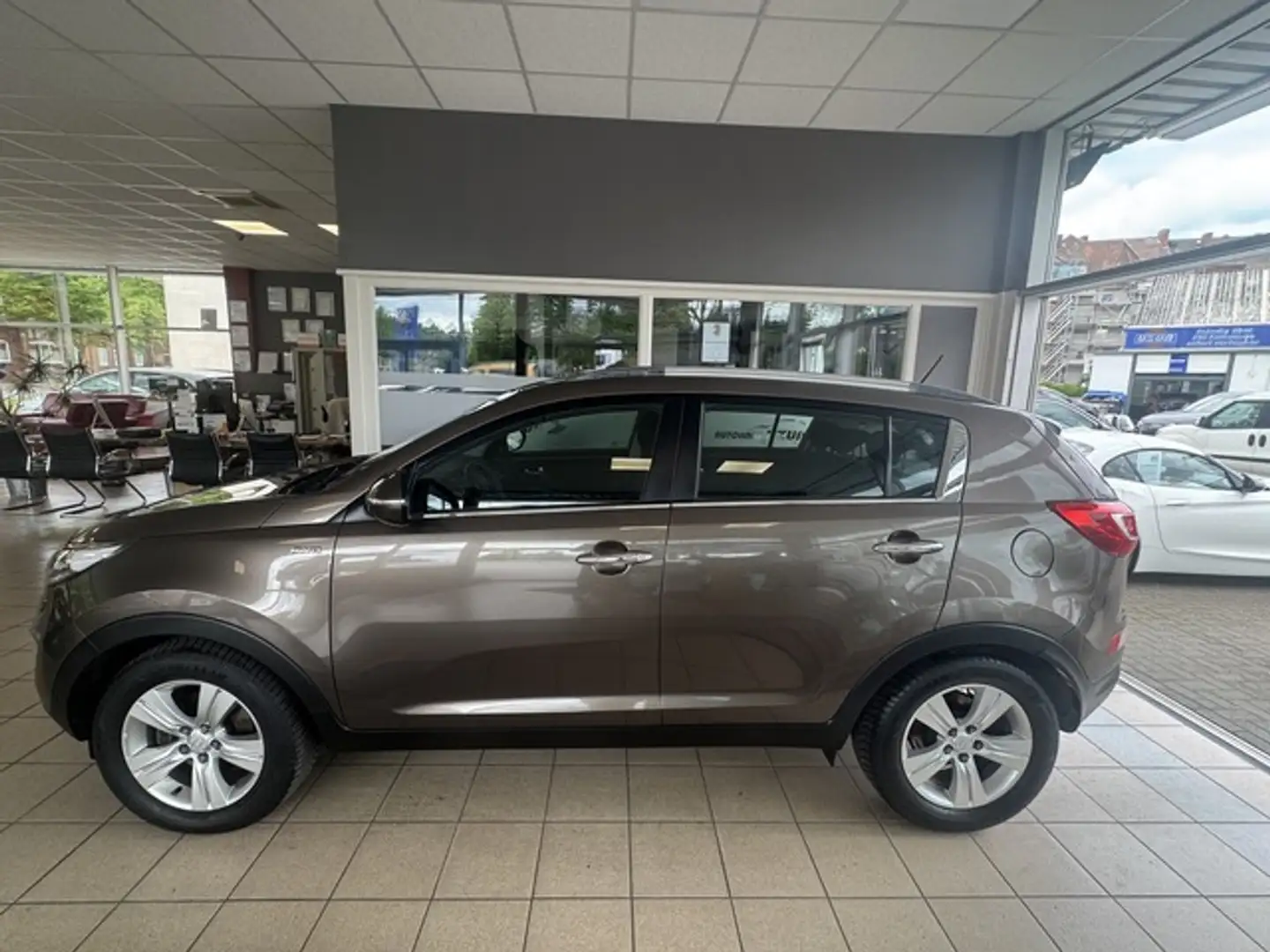 Kia Sportage 2.0 CRDi 4WD Spirit AHK PDC LED Schwarz - 1