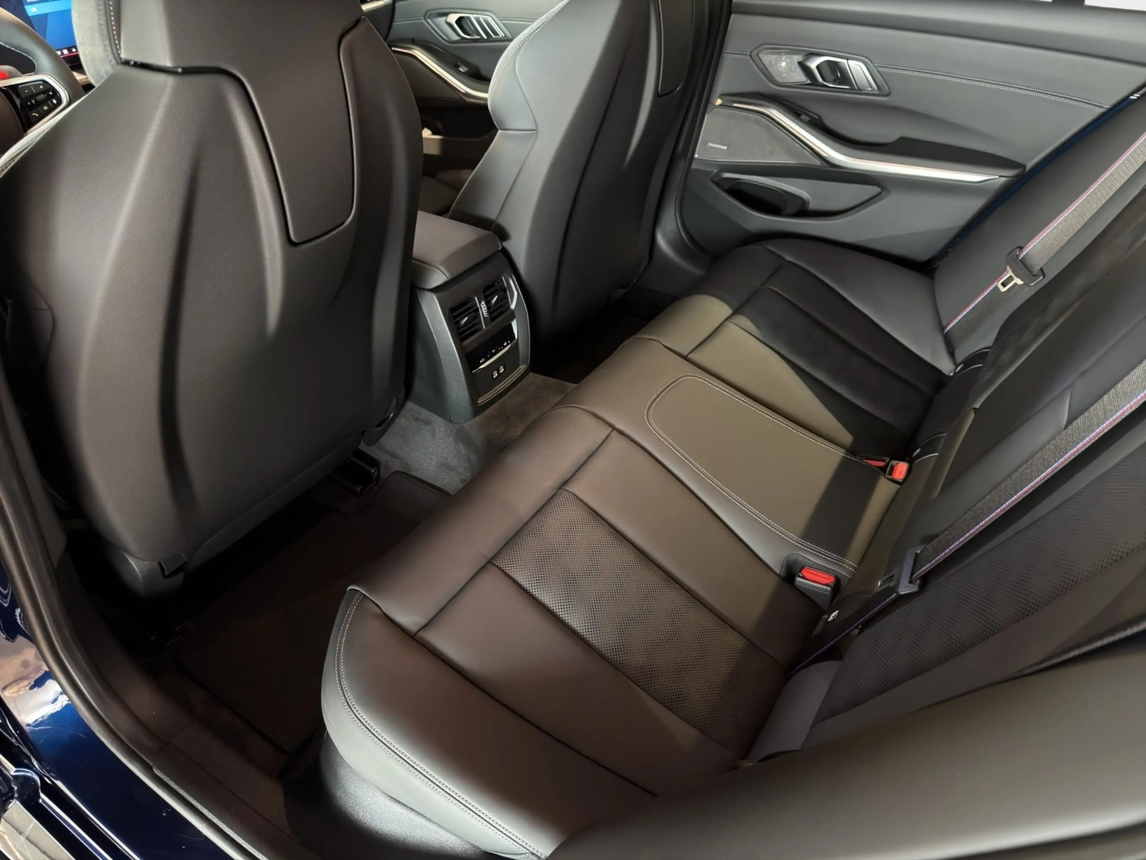 BMW M3 Touring xDrive Competition M — photo 11