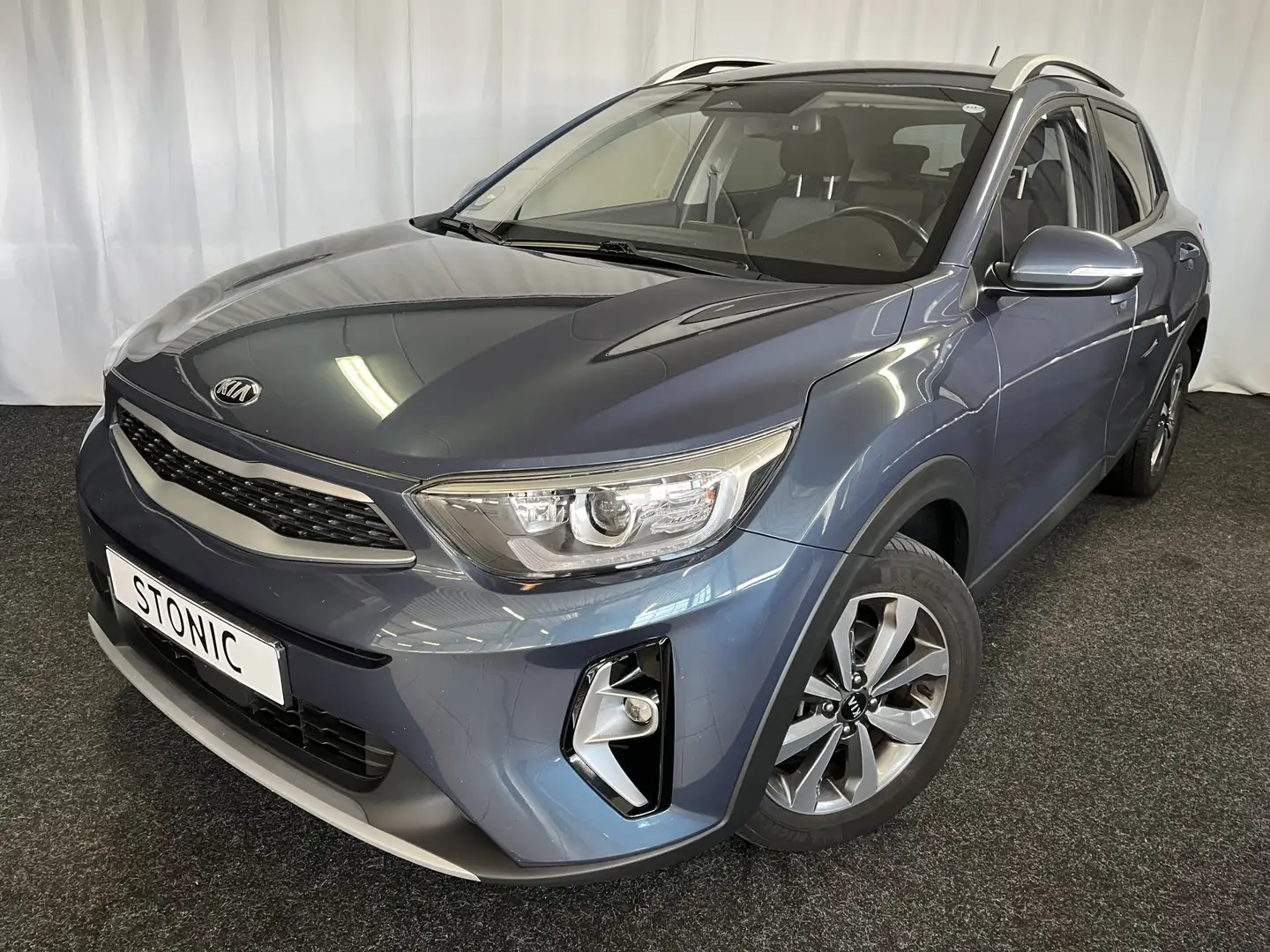 Kia Stonic 1.0 T-GDi MHEV DynamicLine 1E EIGN/ECC/APPLE/STOEL Blauw - 1