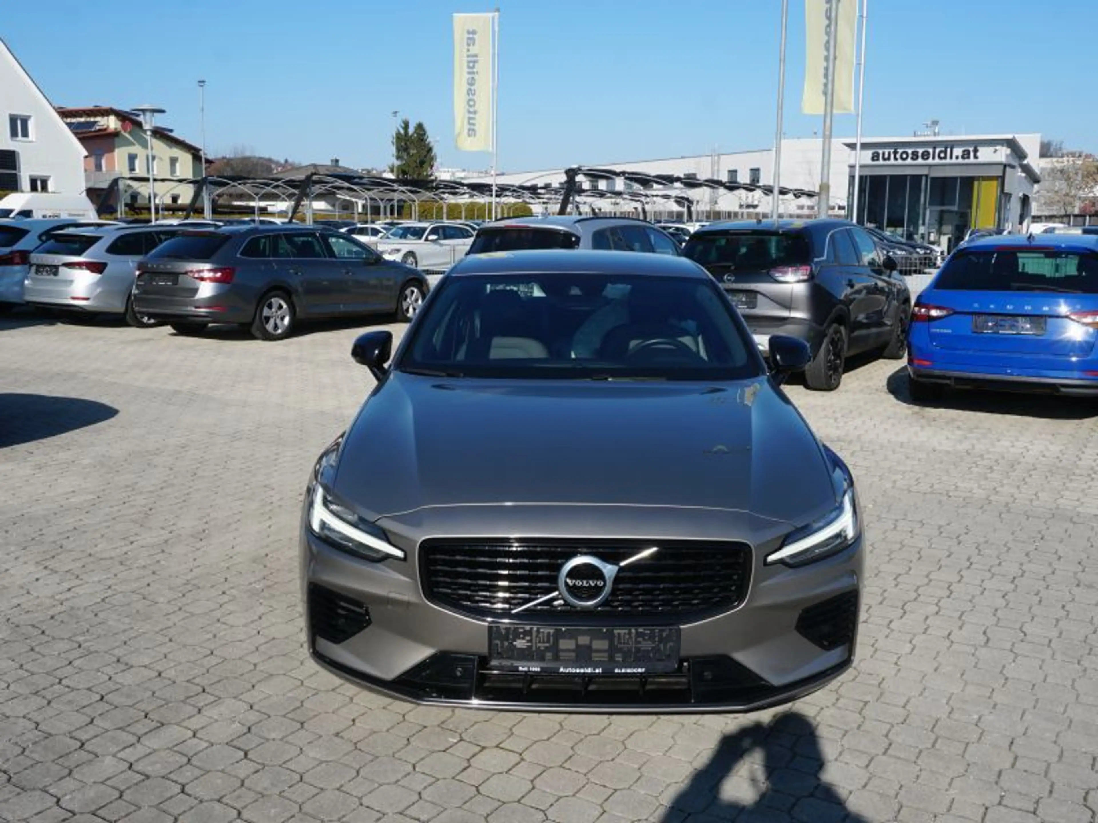 Volvo S60 T8 Twin Engine R-Design Geartronic *TOPAUSSTATTUN — photo 2