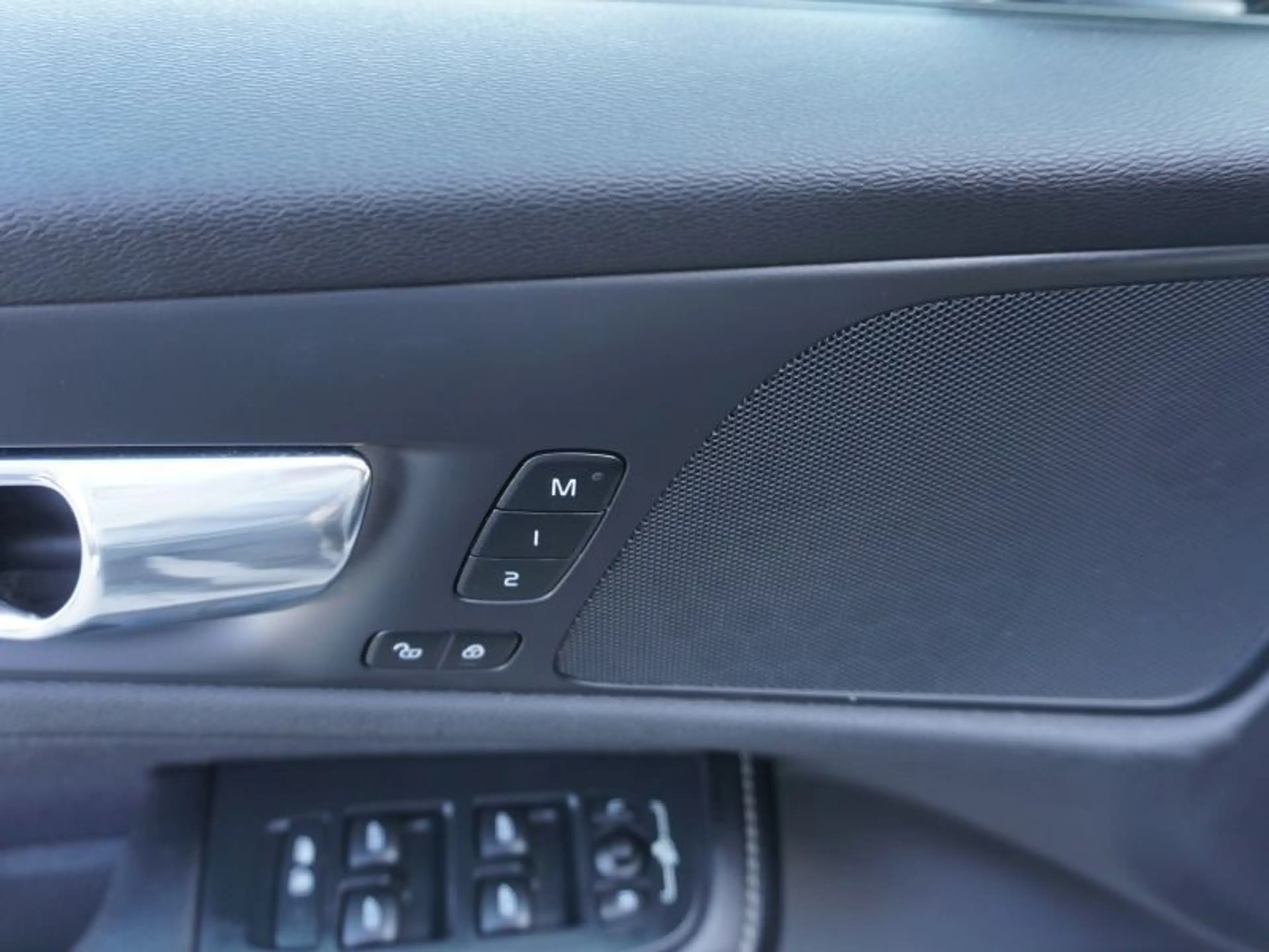 Volvo S60 T8 Twin Engine R-Design Geartronic *TOPAUSSTATTUN — photo 10