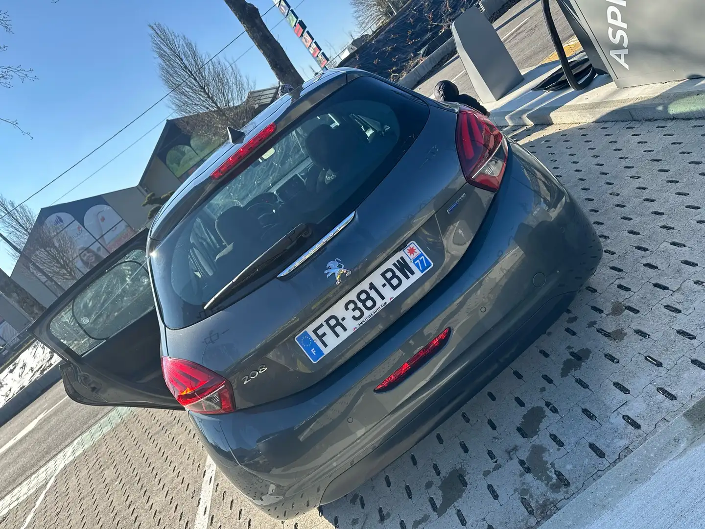 Peugeot 208 1.2 PureTech 82ch BVM5 Style - 2
