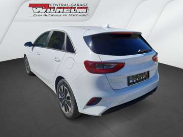 Fotografie 4 des Kia Ceed / cee'd Ceed 1.5 T-GDI Silver (EU-Fahrzeug)