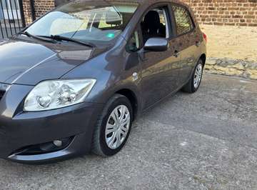 Auris 1.4i VVT-i Linea Terra