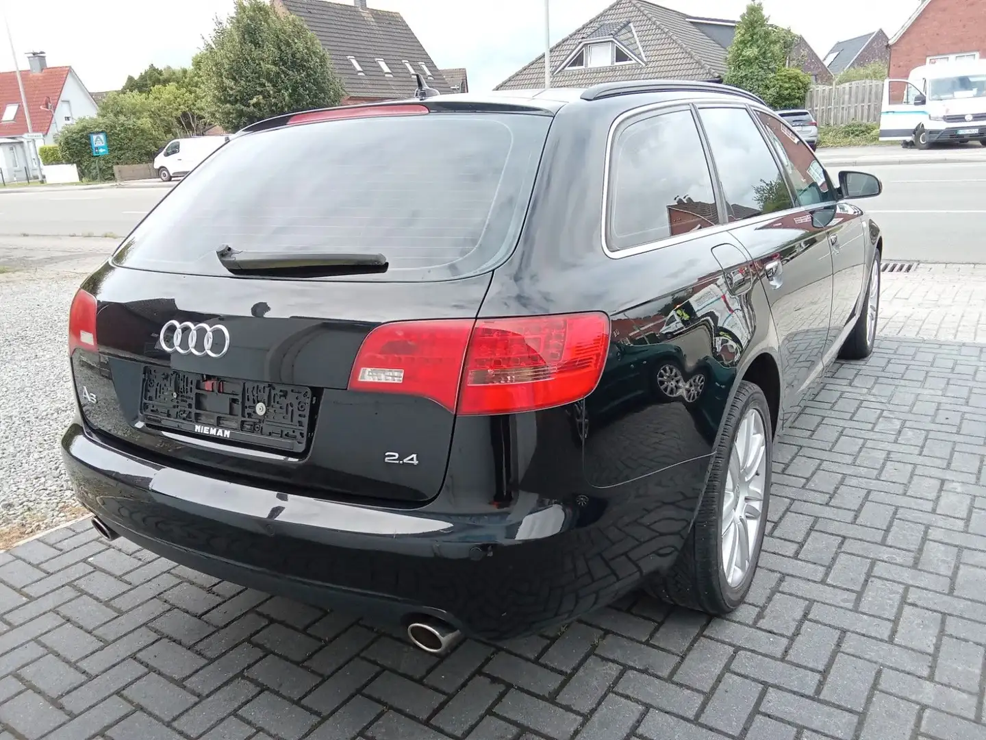 Audi A6 KOMBI 2.4, TÜV NEU, 1 JAHR GEWÄHRLEISTUNG Schwarz - 2