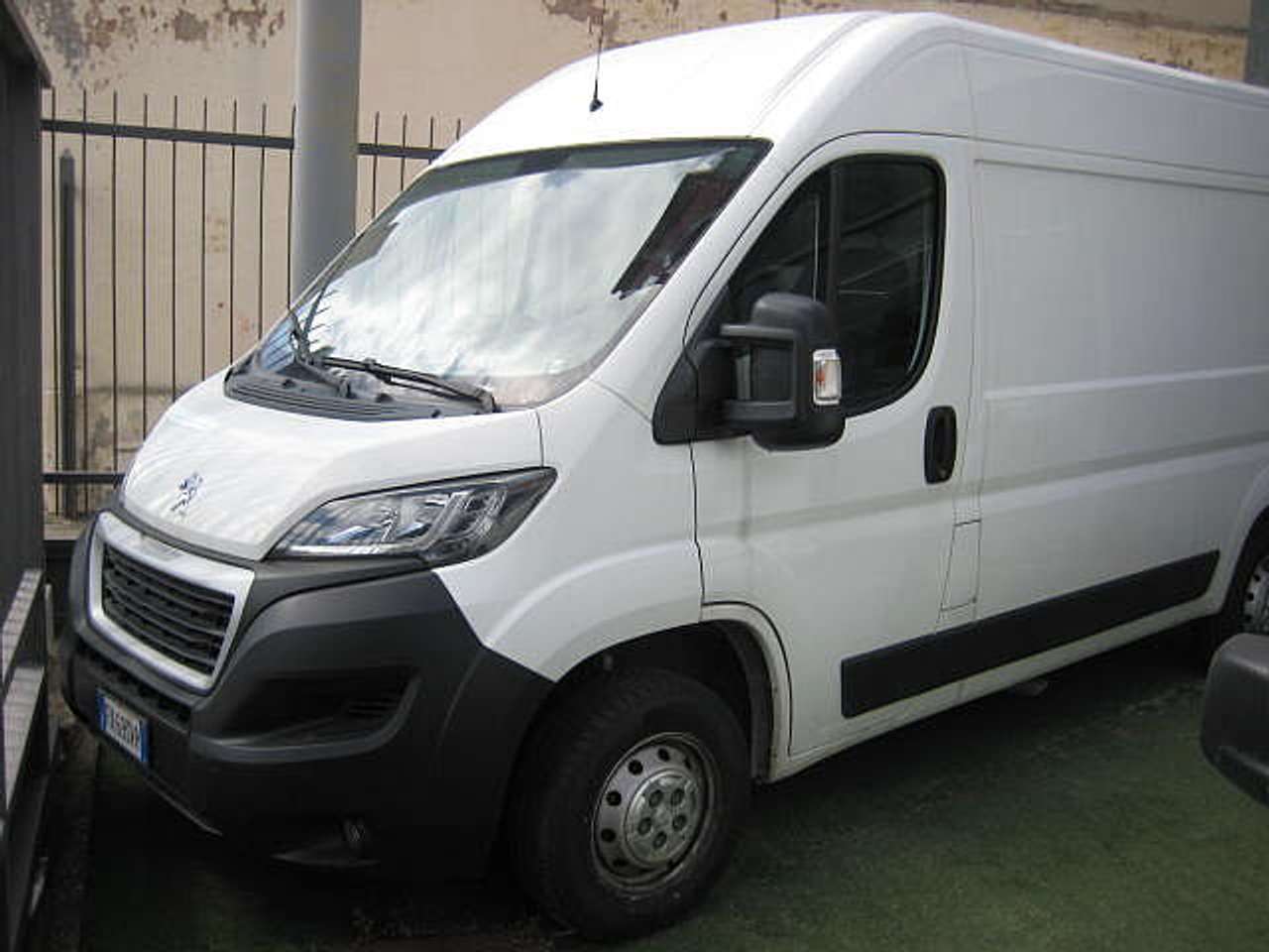 Peugeot Boxer 335 2.0 BLUEHDi 130CV PM-TM FURGONE VETRATO