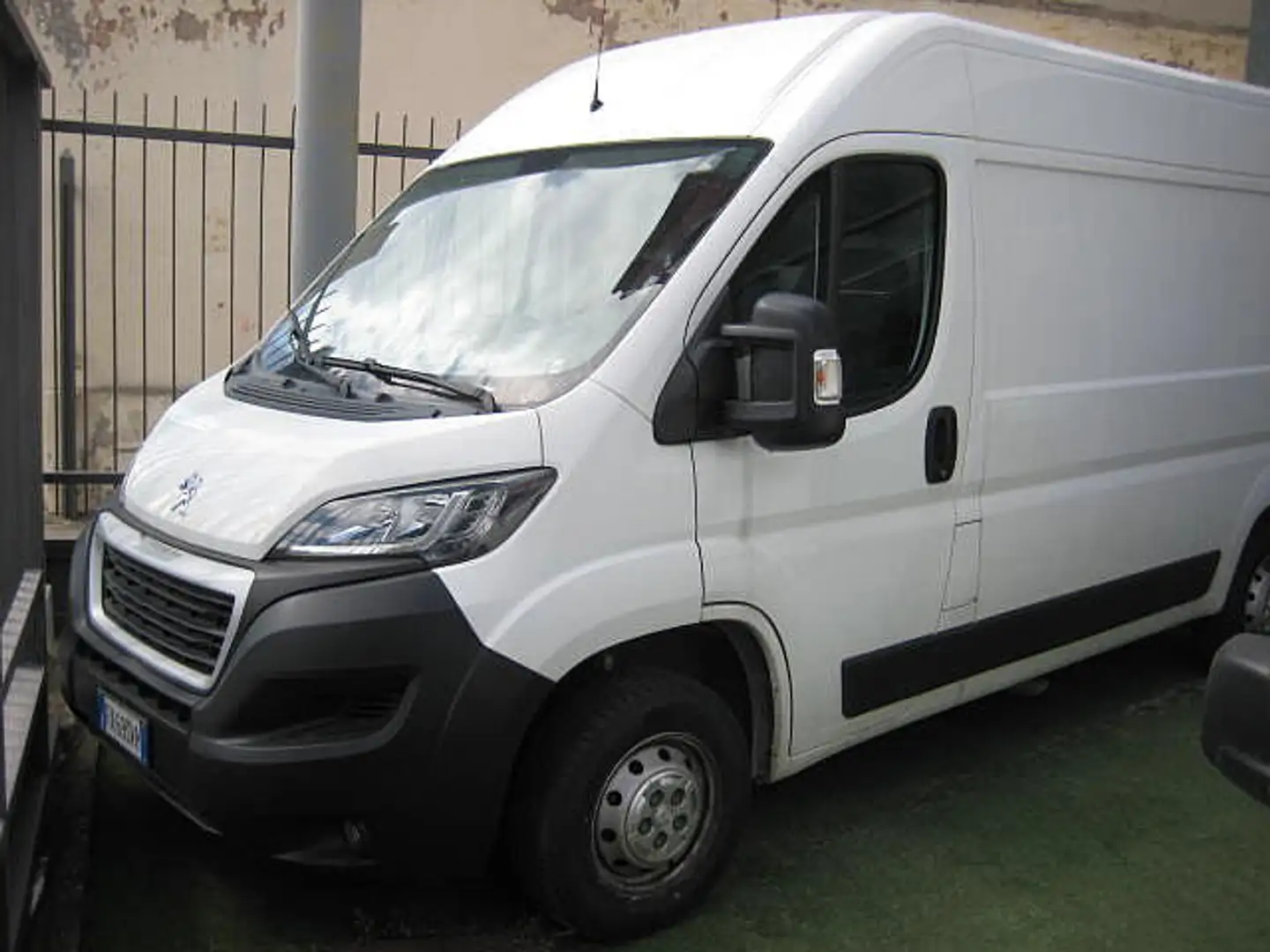 Peugeot Boxer 335 2.0 BLUEHDi 130CV PM-TM FURGONE VETRATO Bianco - 1