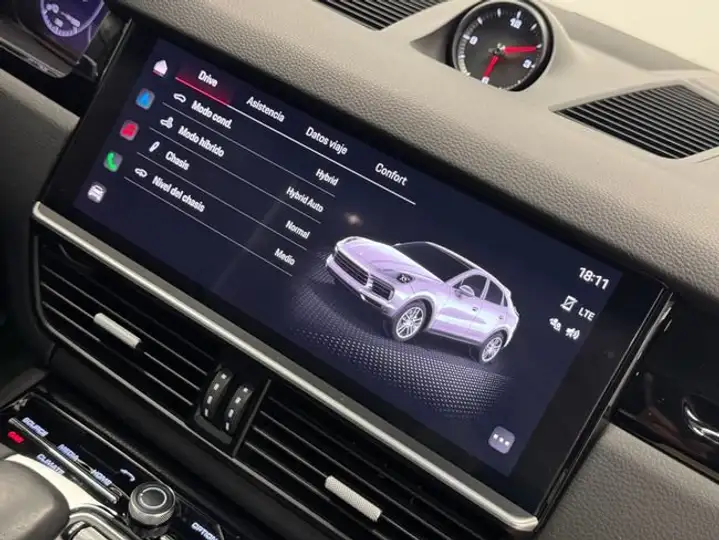 Porsche Cayenne Coupé E-Hybrid 3.0 2022, foto 34