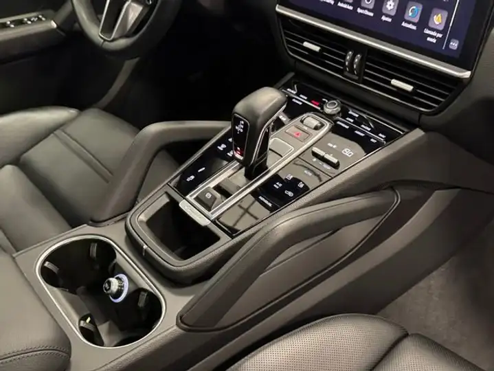 Porsche Cayenne Coupé E-Hybrid 3.0 2022, foto 39