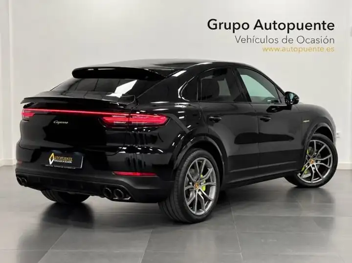 Porsche Cayenne Coupé E-Hybrid 3.0 2022, foto 3