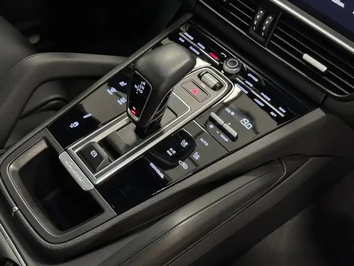 Porsche Cayenne Coupé E-Hybrid 3.0 2022, foto 38
