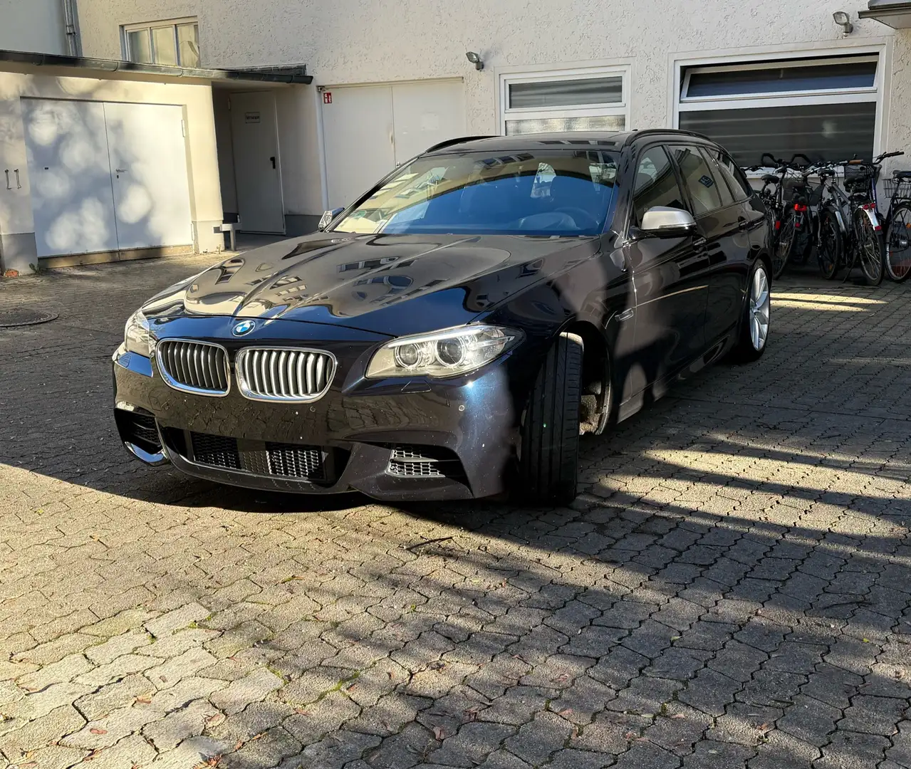 BMW M550 Černá - 1