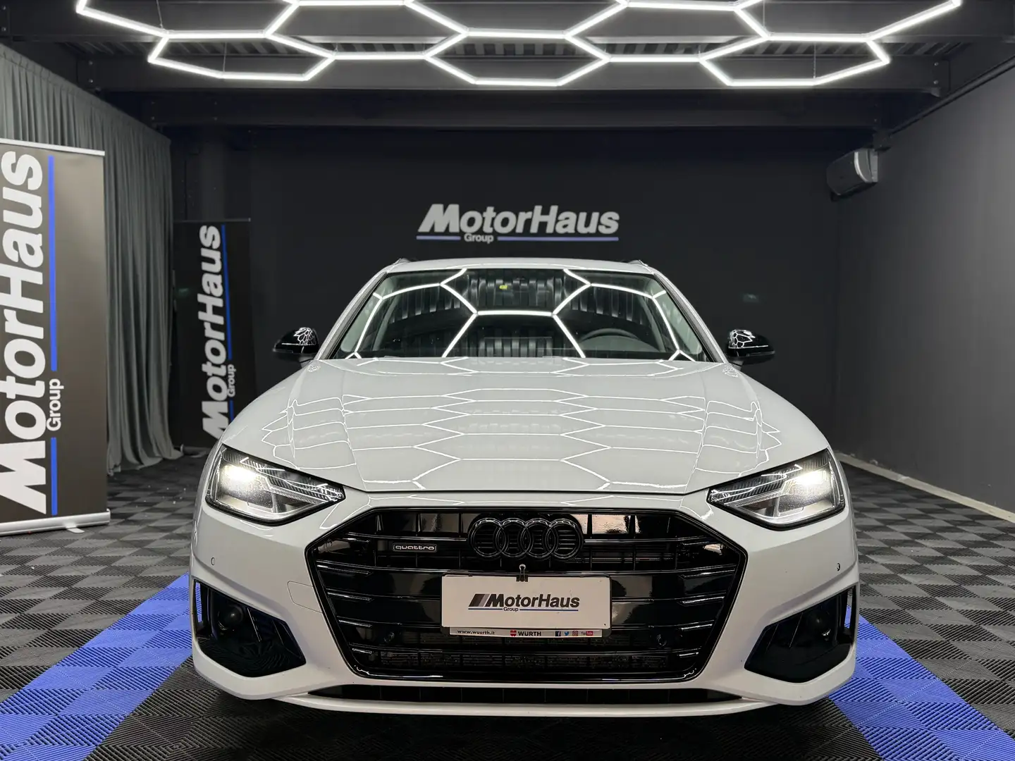 Audi A4 Avant 40 2.0 tdi quattro 204cv Bianco - 2