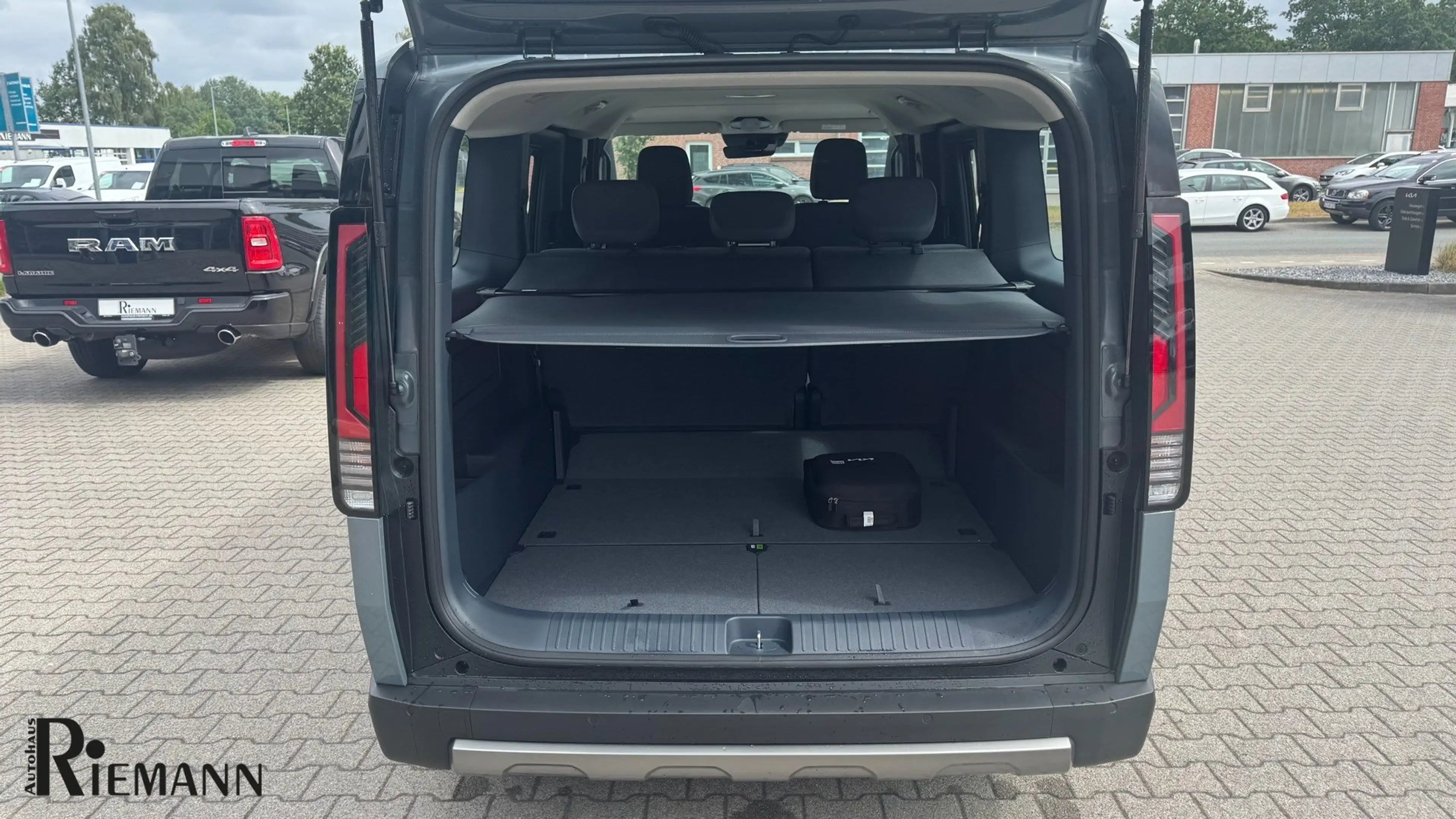 Kia PV5 Passenger PV5 Passenger 71,2 kWh Elite + Wärmepumpe — photo 12