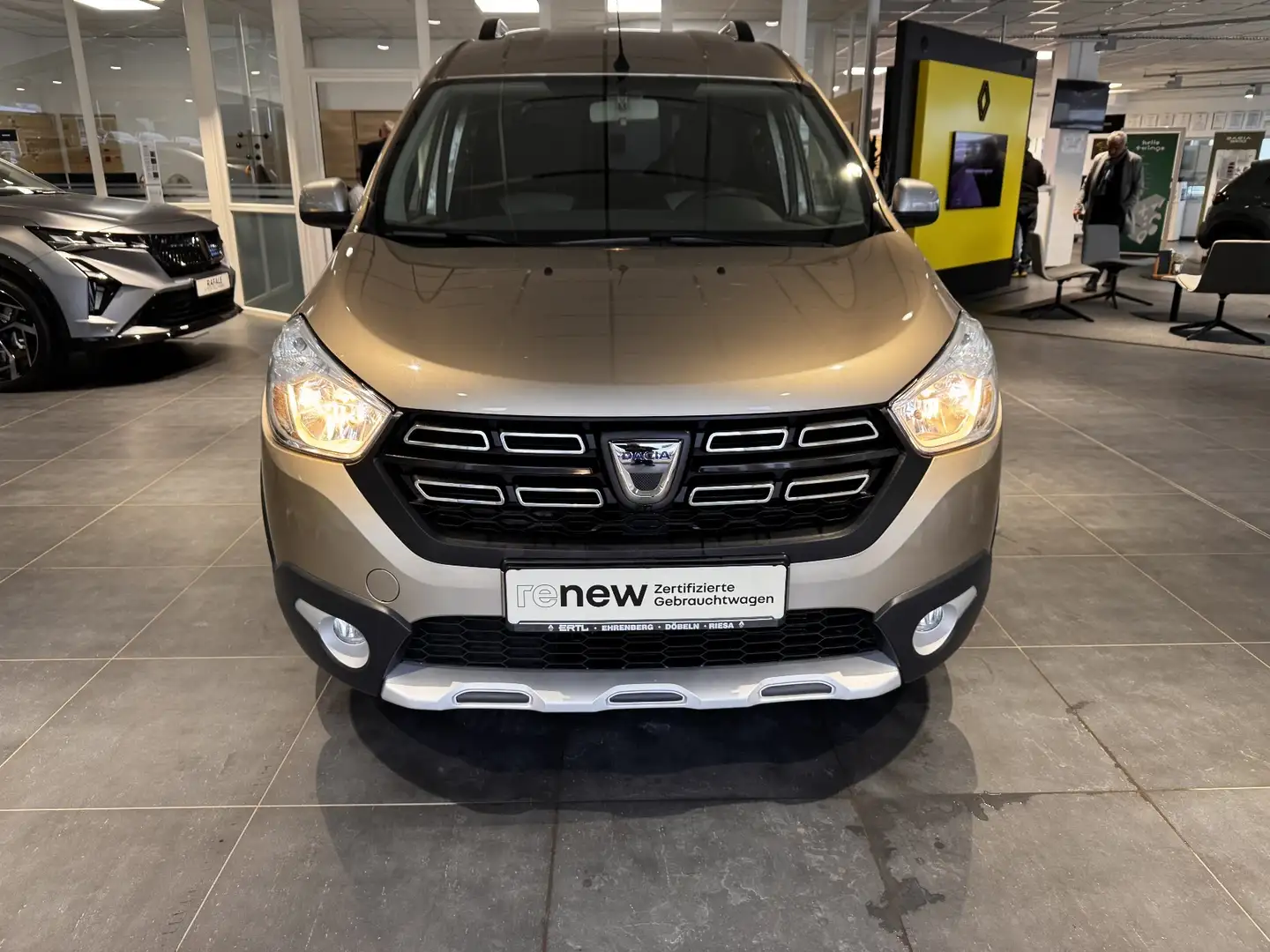 Dacia Dokker Stepway SCe 110 LPG Fahrerairbag ESP ZV Beige - 2