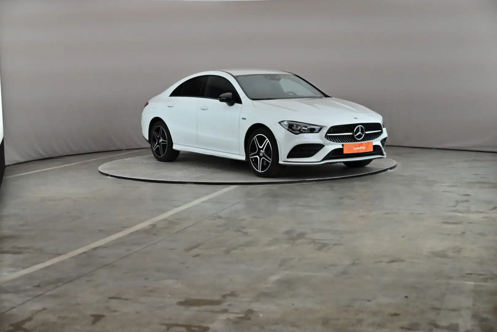 Mercedes-Benz CLA 250 250e PHEV Business Solution AMG Line Alcantara CAM Bílá - 1