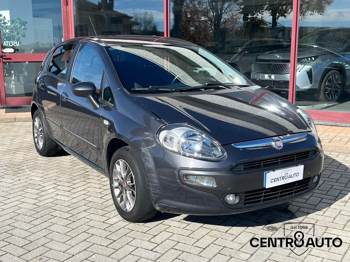 Fiat Punto Evo 5p 1.4 Dynamic s&s 77cv Gris - 1