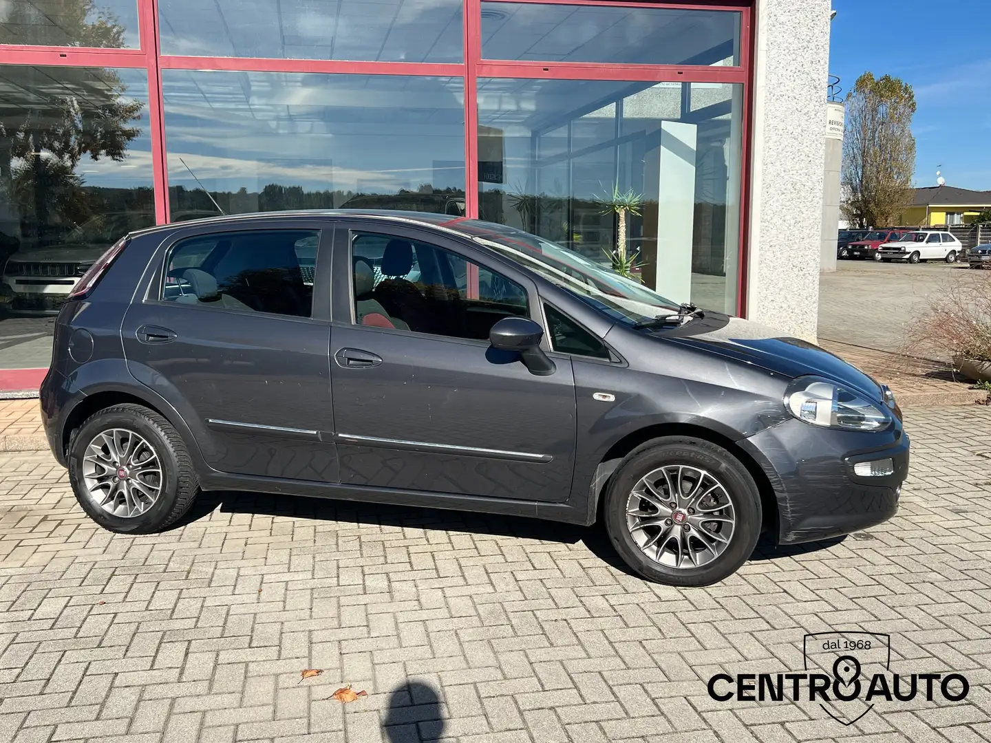 Fiat Punto Evo 5p 1.4 Dynamic s&s 77cv Gris - 2