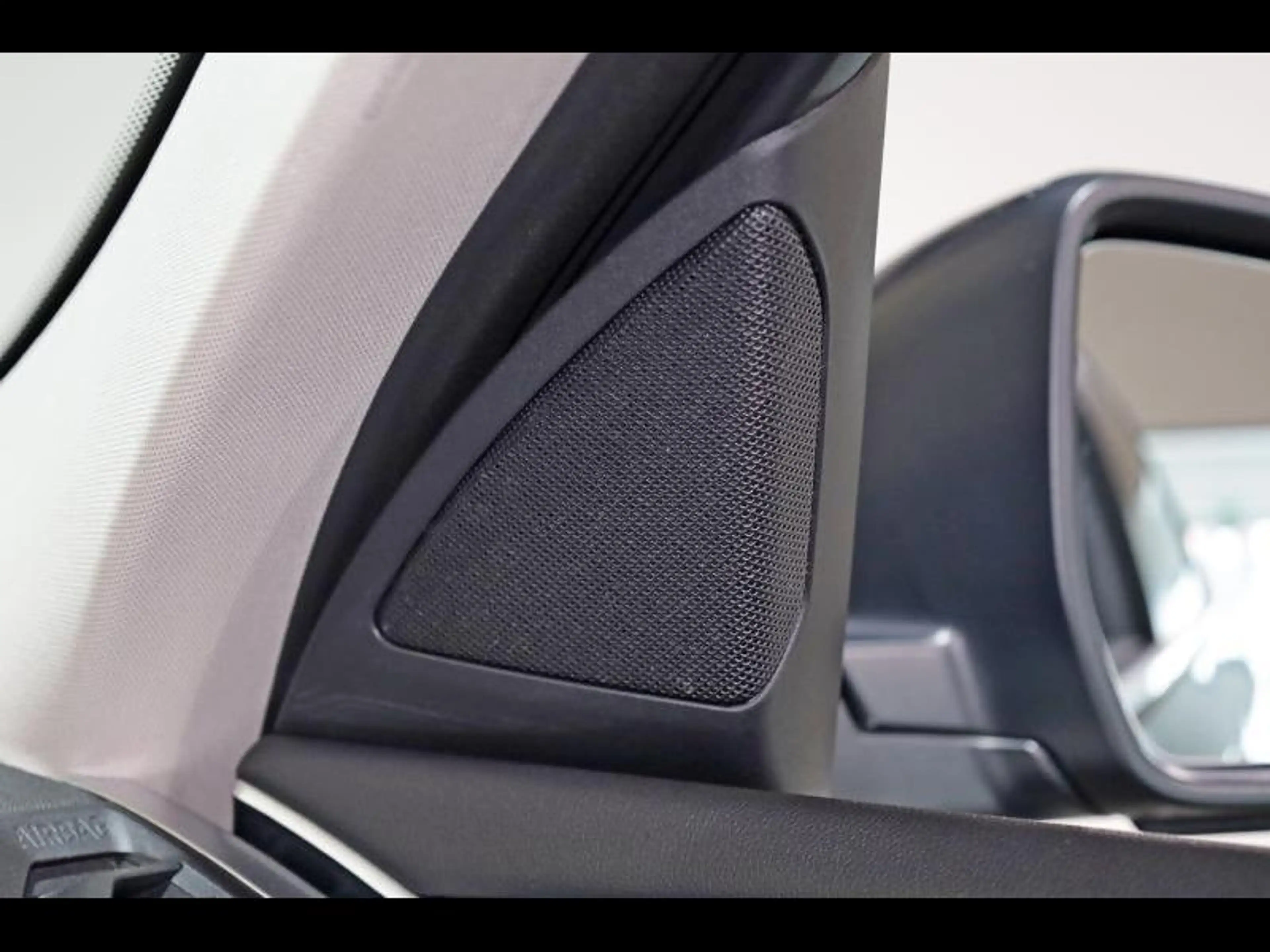 BMW X4 xDrive20i — photo 15