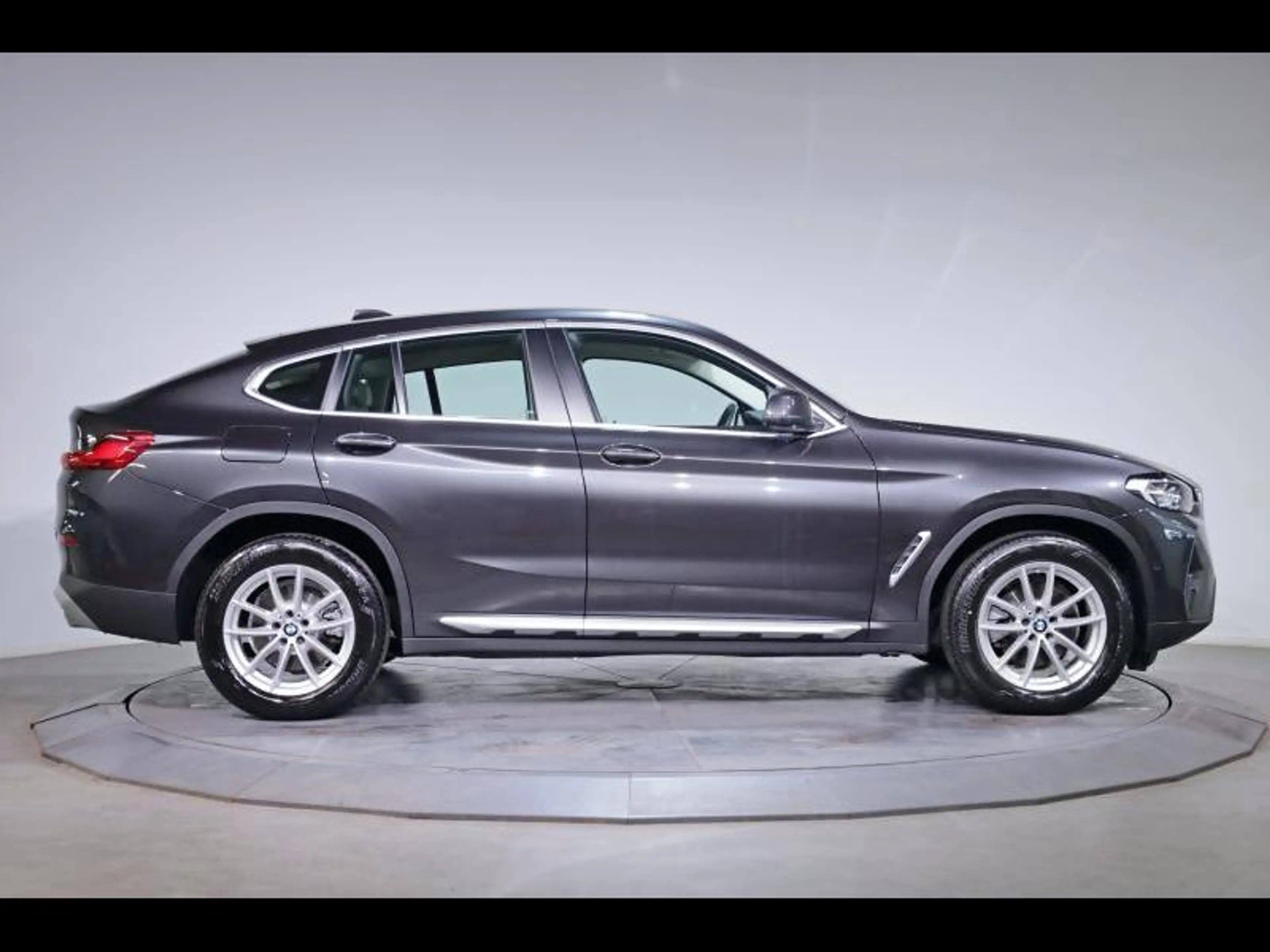 BMW X4 xDrive20i — photo 3