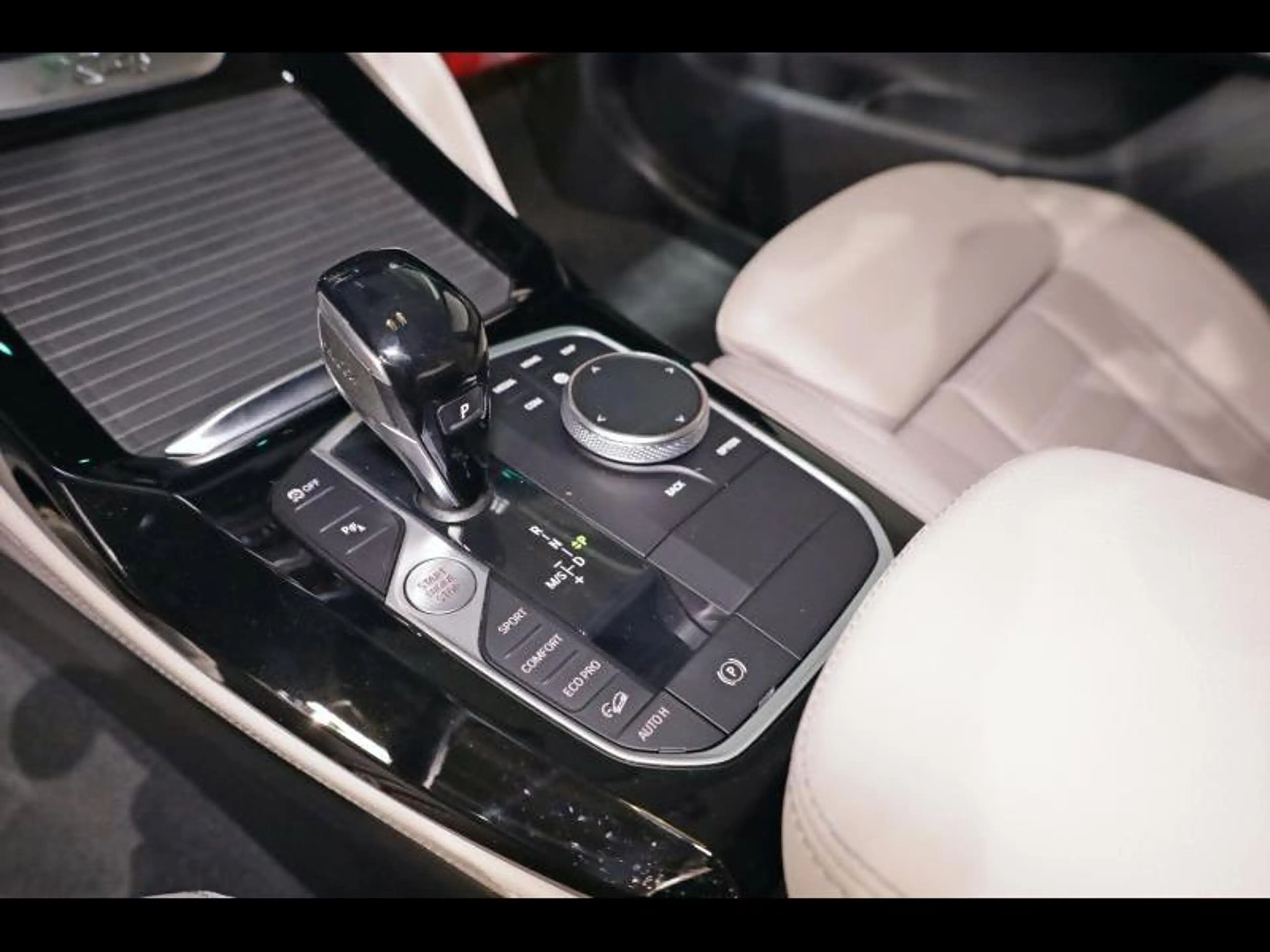 BMW X4 xDrive20i — photo 12