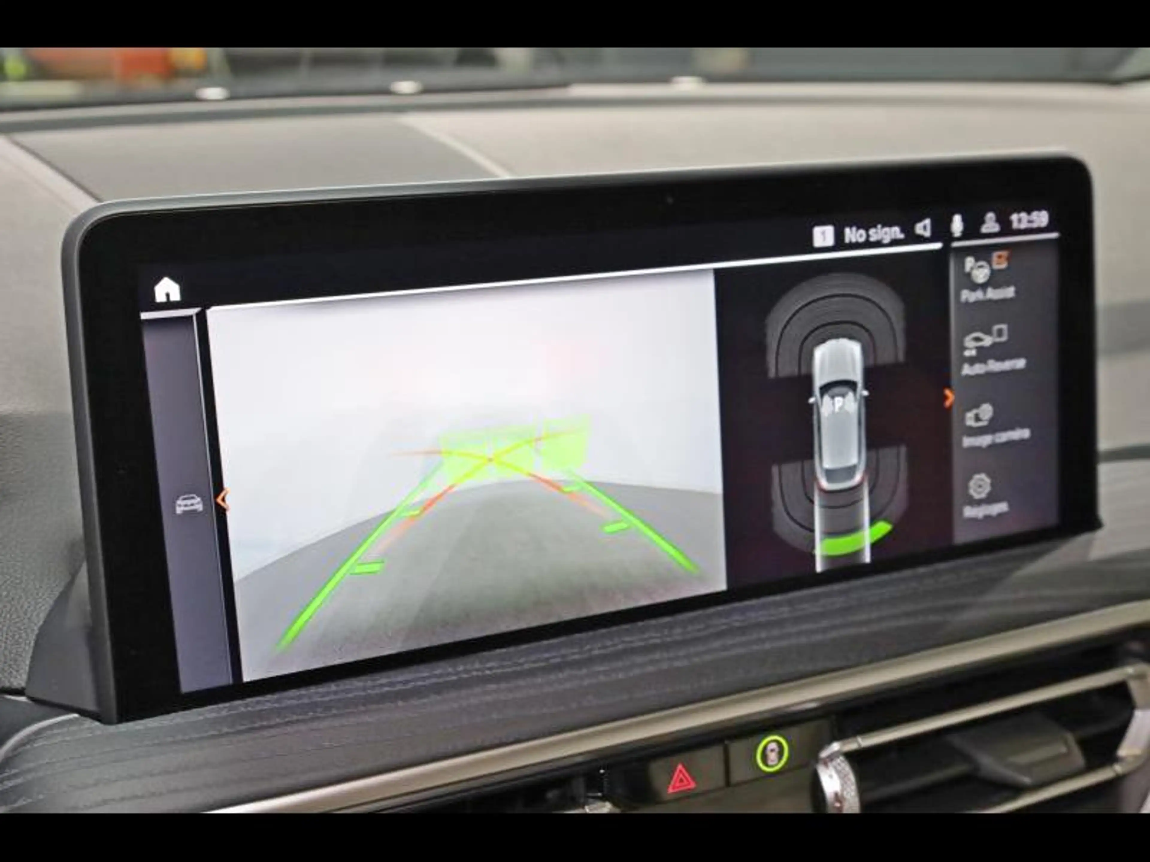 BMW X4 xDrive20i — photo 14