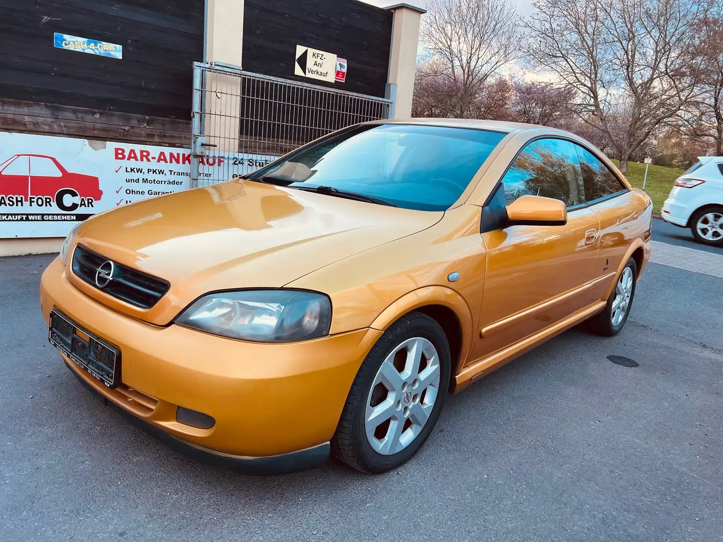 Opel Astra 1.8 16V Coupe Gold - 1