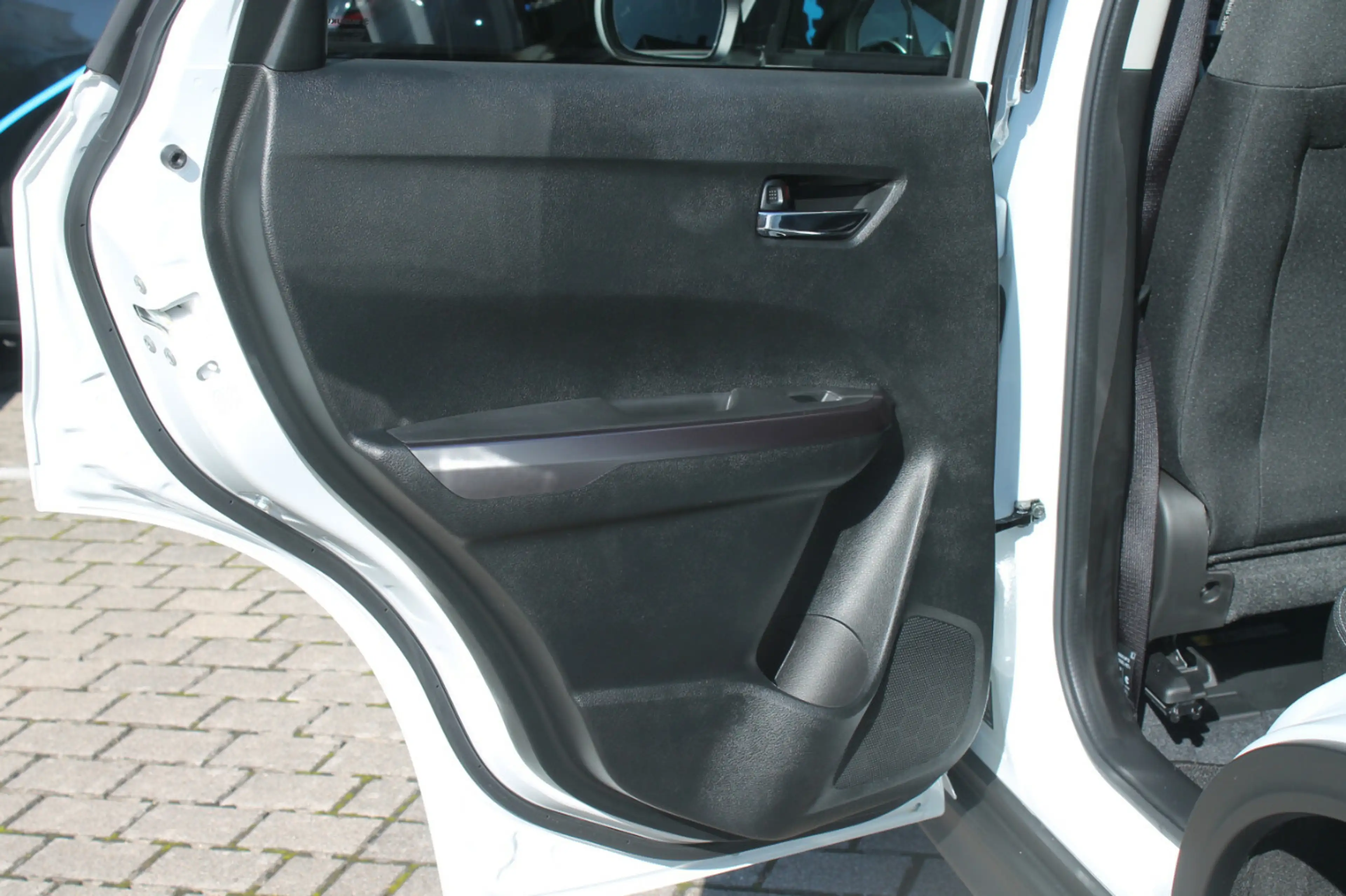 Suzuki Vitara 1.4 Comfort Hybrid — photo 12