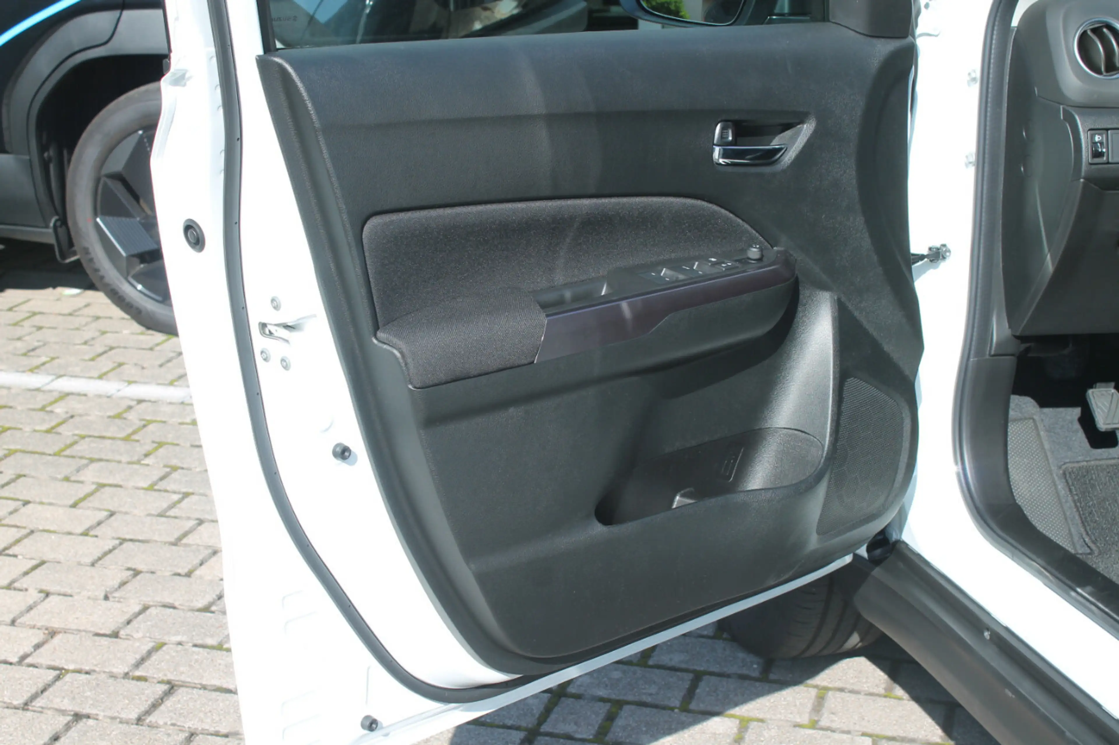 Suzuki Vitara 1.4 Comfort Hybrid — photo 10