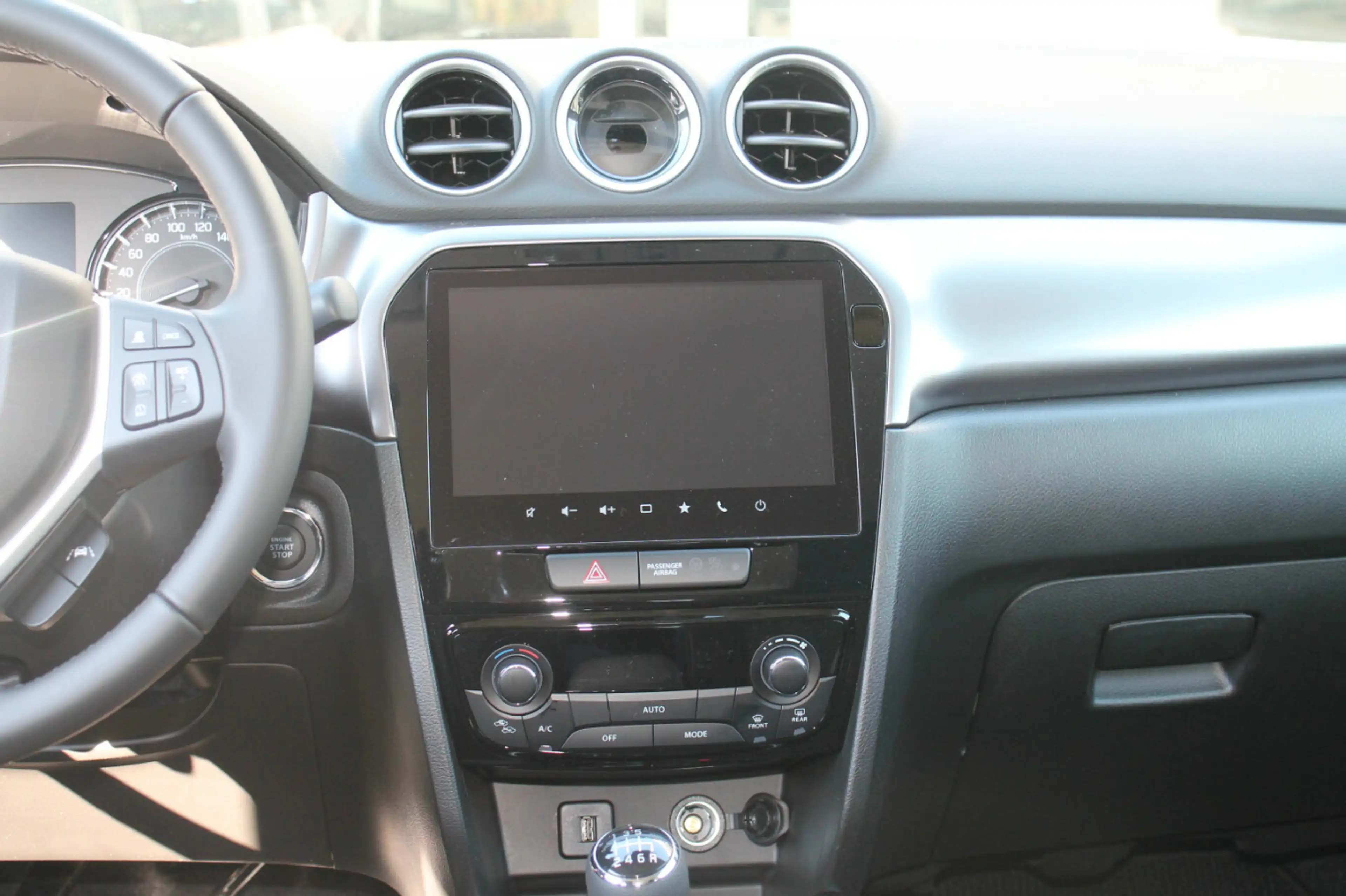 Suzuki Vitara 1.4 Comfort Hybrid — photo 6