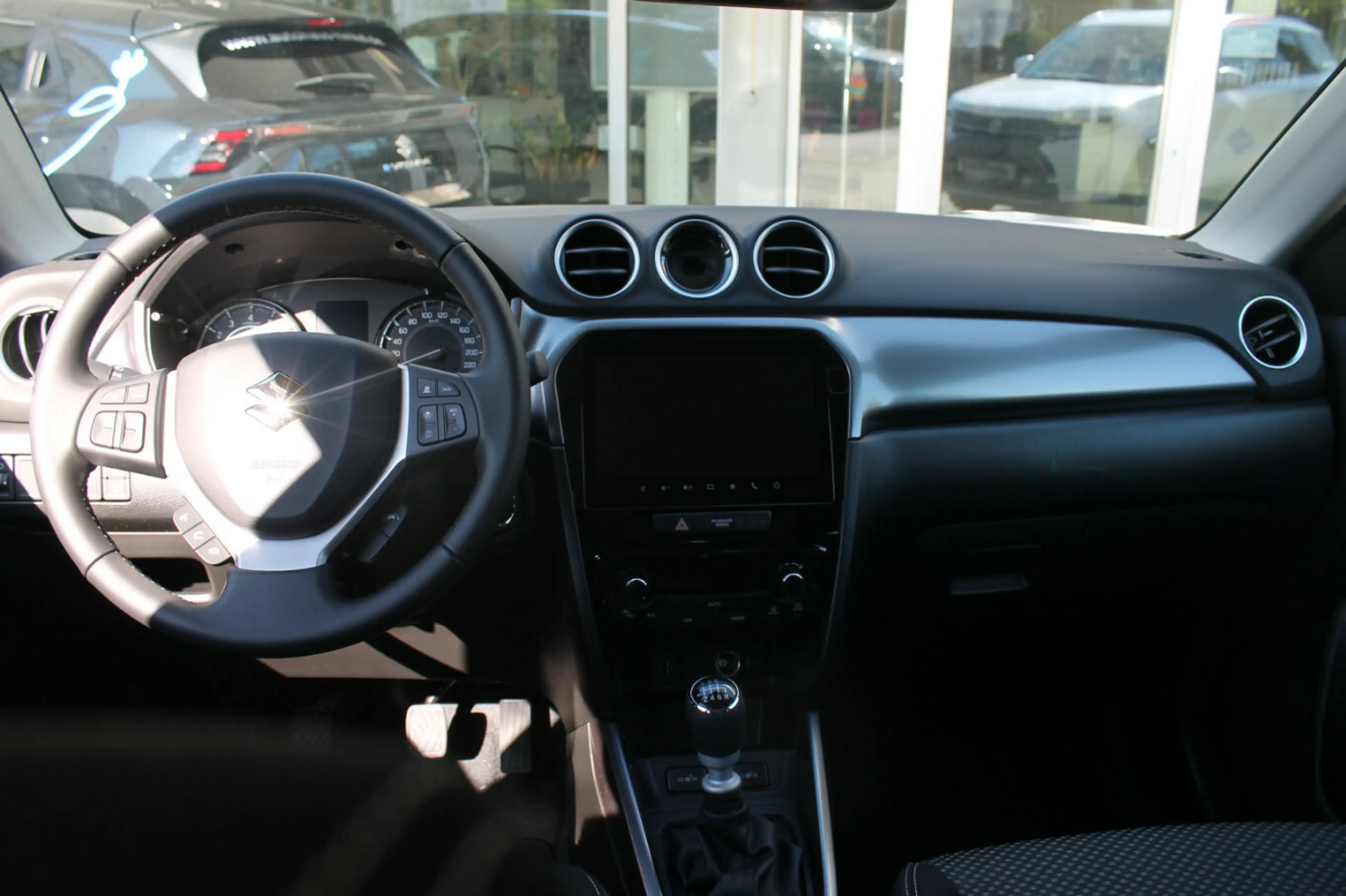 Suzuki Vitara 1.4 Comfort Hybrid — photo 5