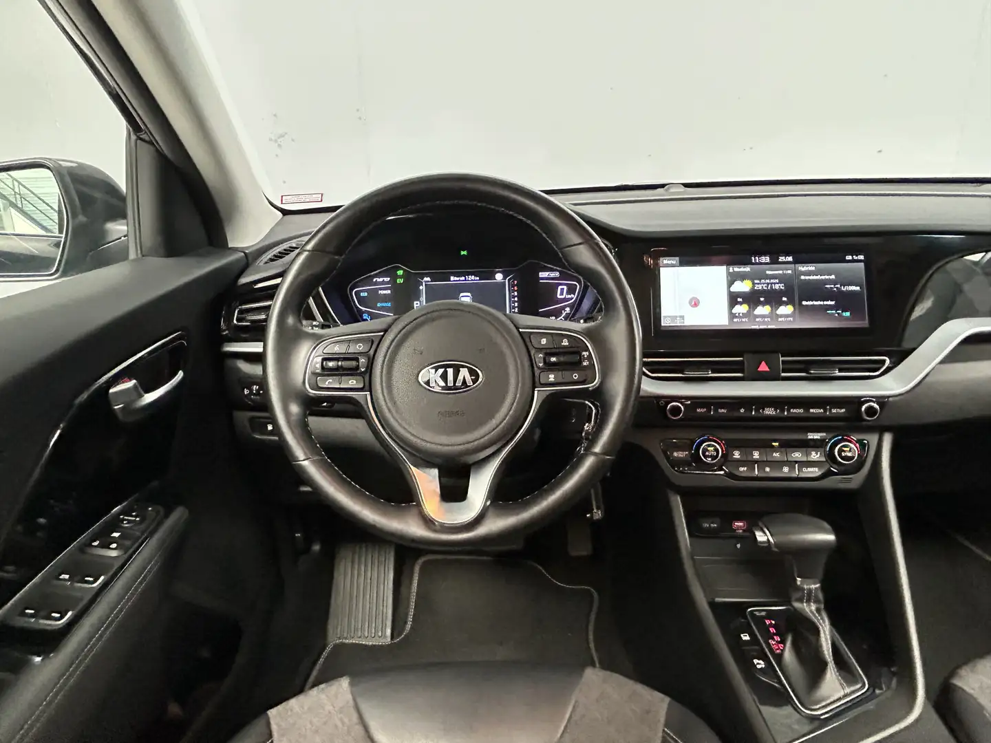 Kia Niro 1.6 GDi Hybrid DynamicPlusLine 10jaar Kia Garantie Zwart - 2