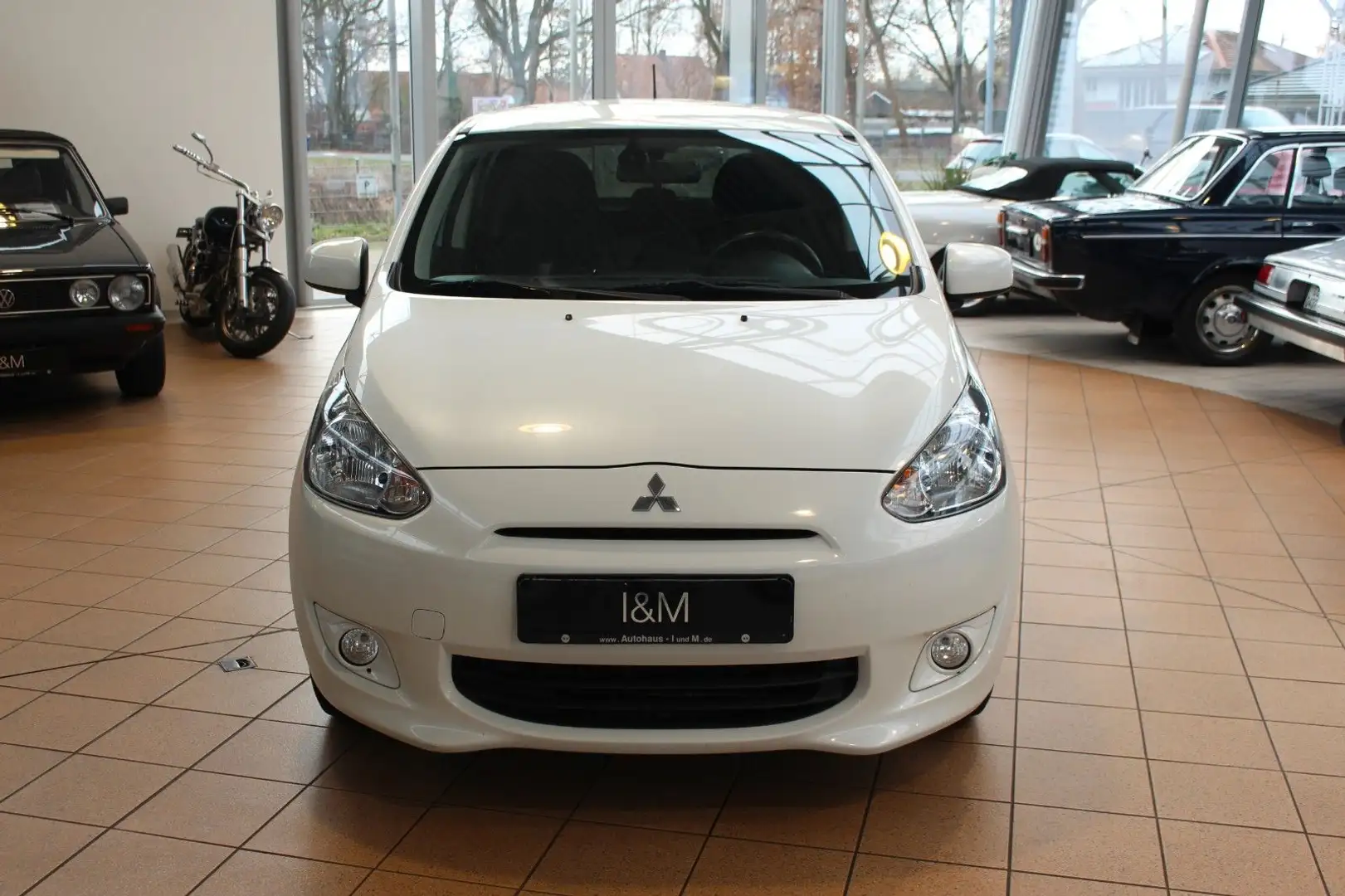 Mitsubishi Space Star Top+Autom.+Klima+SHZ+1.Hand+ Weiß - 1