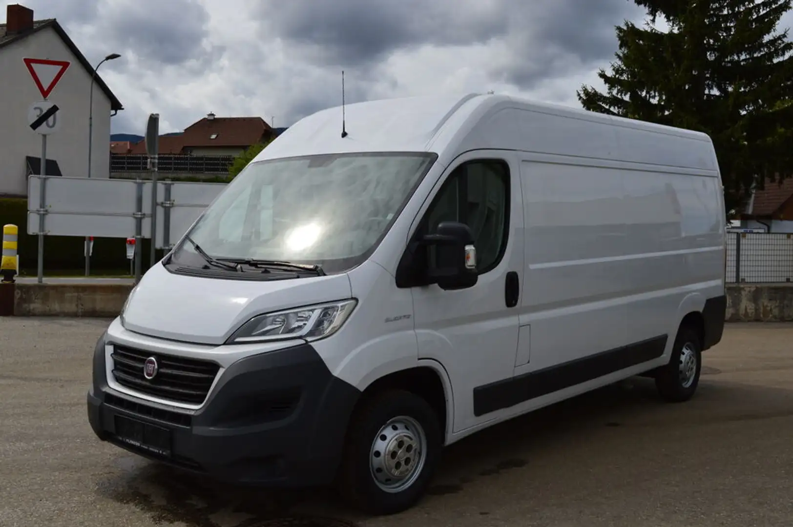 Fiat Ducato 150 33 L3H2 NETTO € 15.750.- Weiß - 1