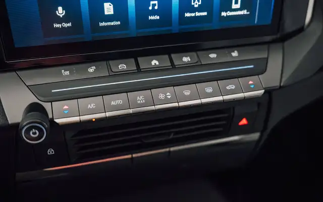 Opel Astra view 24