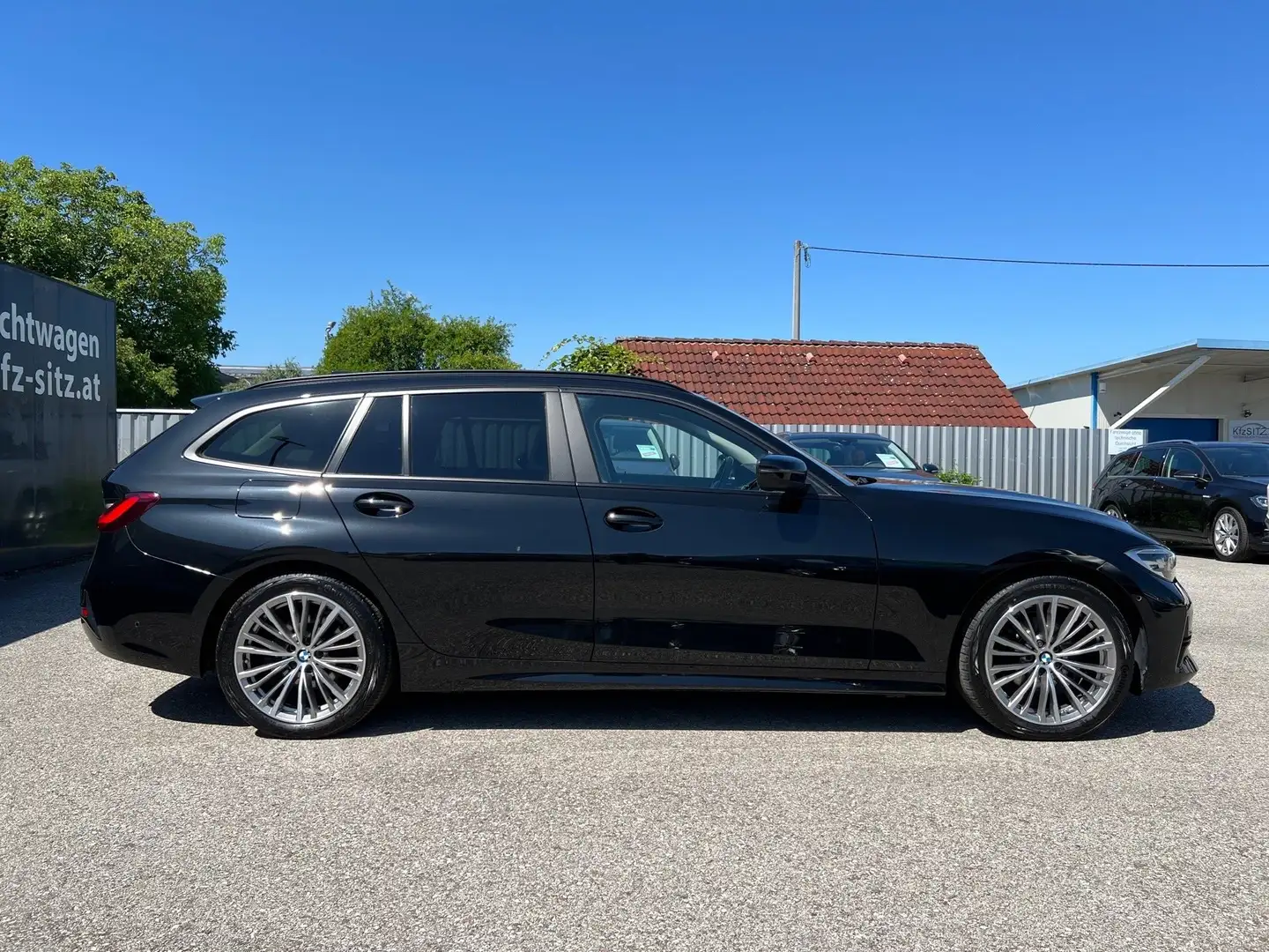 BMW 318 3er-Reihe Diesel Touring Aut.| ACC Schwarz - 2