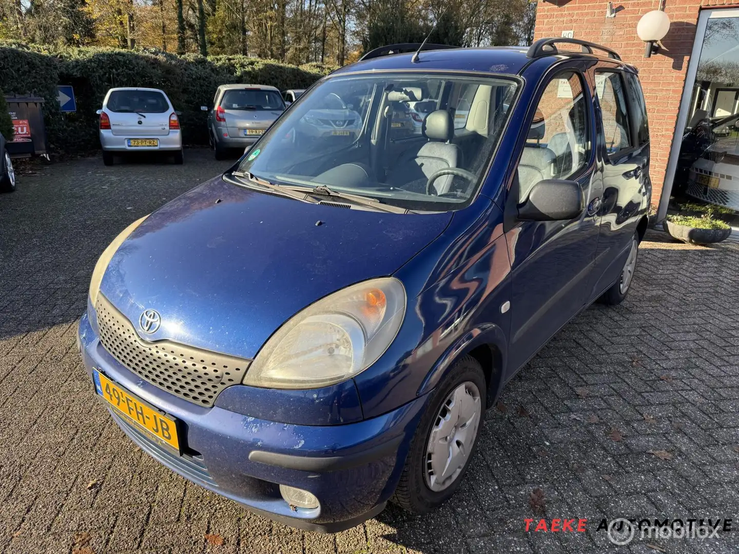 Toyota Yaris Verso 1.3-16V VVT-i Luna Automaat/Airco Blau - 1