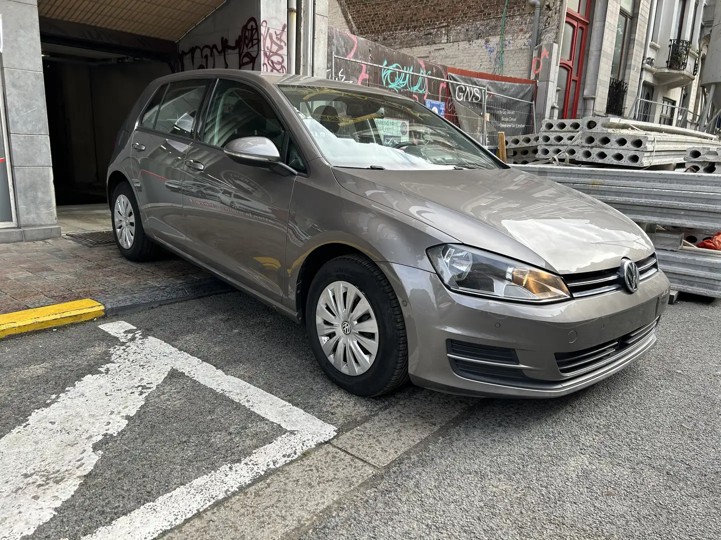 Volkswagen Golf Golf 1.2 TSI Trendline 12 MOIS GARANTIE Gris - 1