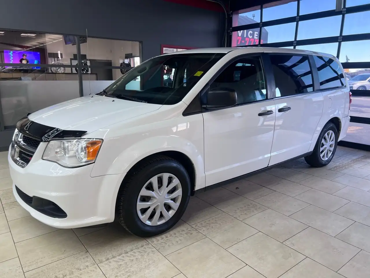 Dodge Grand Caravan снимка Dodge Grand Caravan