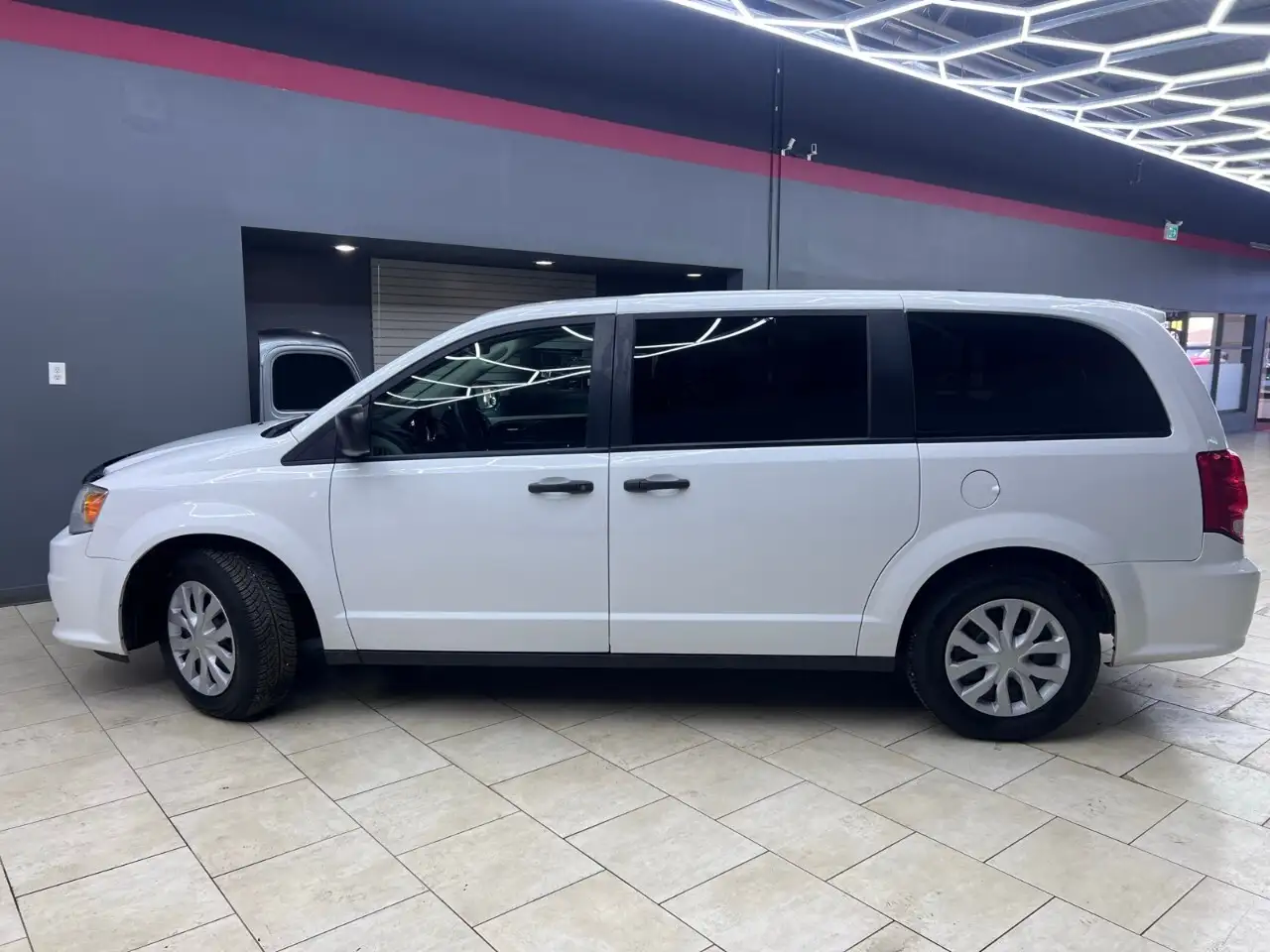 Dodge Grand Caravan снимка Dodge Grand Caravan