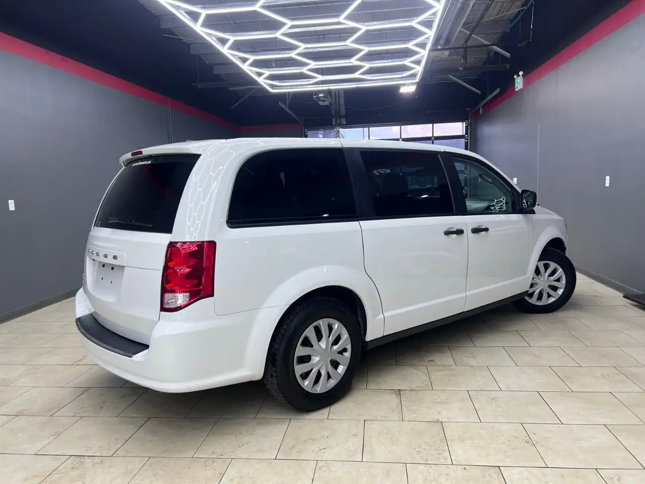 Dodge Grand Caravan снимка Dodge Grand Caravan