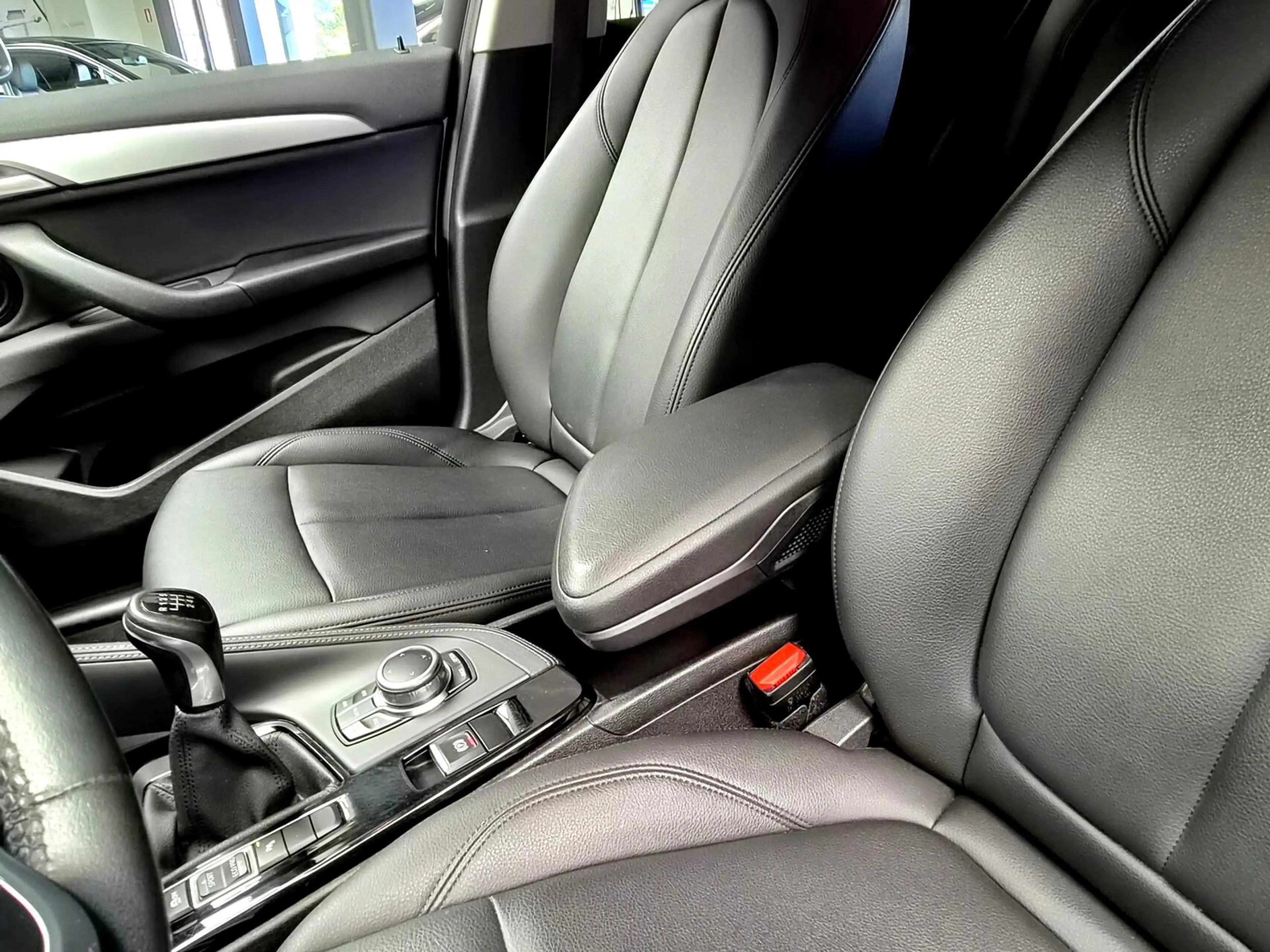 BMW X2 sDrive18i Executive |Leer|Navi|Trekhaak|Airco|PDC — photo 14
