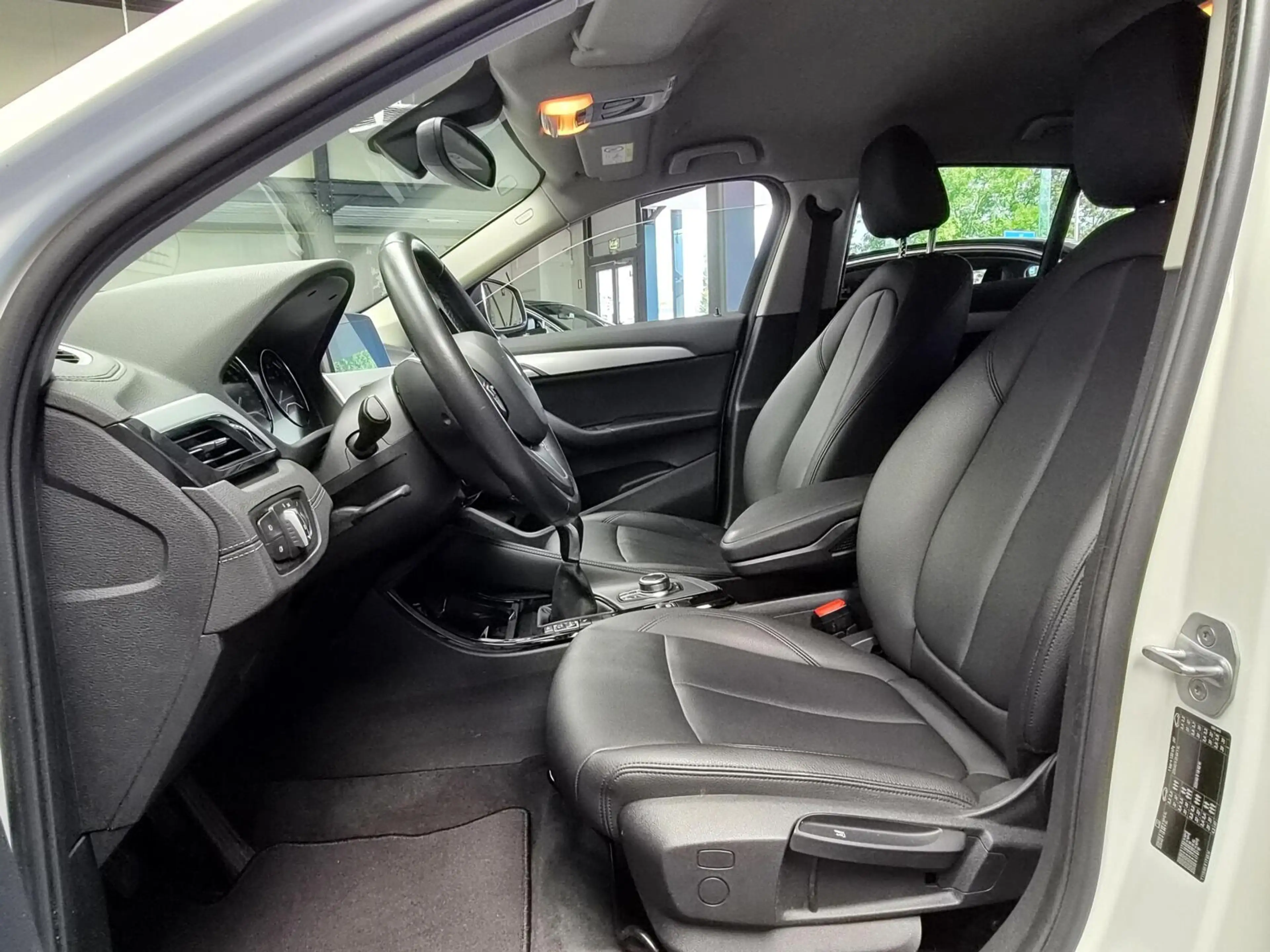 BMW X2 sDrive18i Executive |Leer|Navi|Trekhaak|Airco|PDC — photo 4